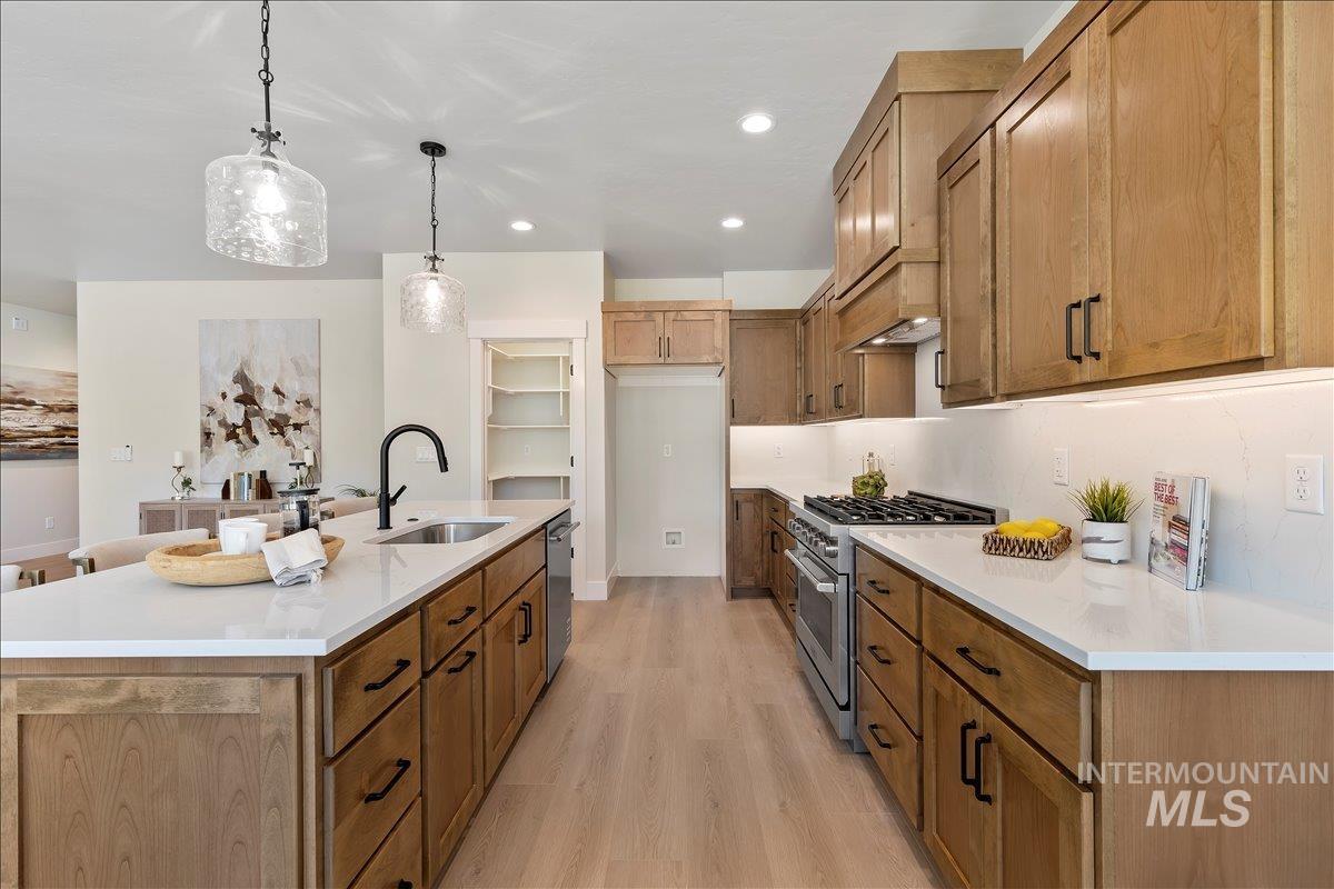 3304 N 39th, Boise, Idaho 83703, 3 Bedrooms, 2 Bathrooms, Residential For Sale, Price $825,000, 98986476