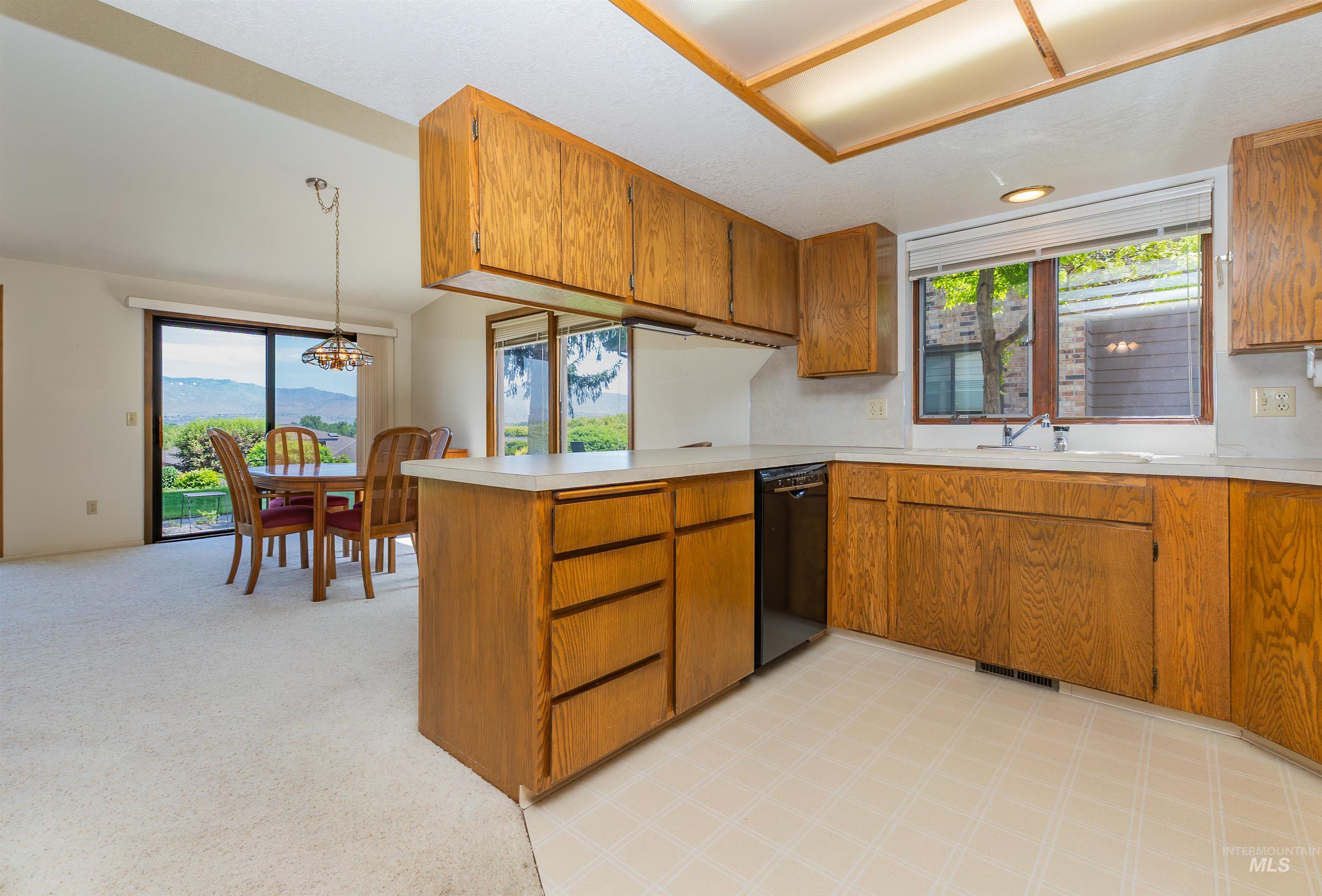 3364 W Catalina Ln, Boise, Idaho 83705, 2 Bedrooms, 2 Bathrooms, Residential For Sale, Price $525,000, 98986478