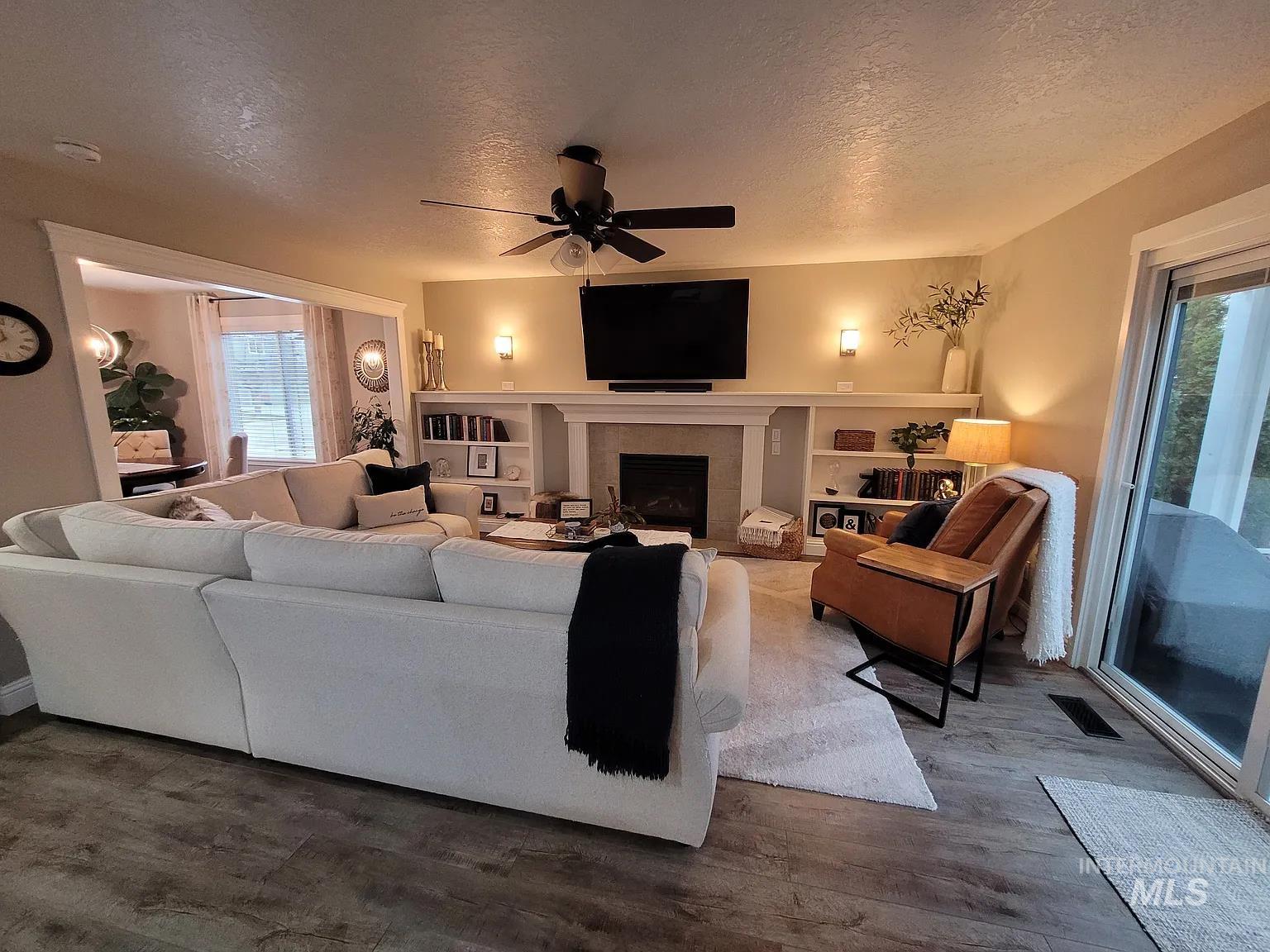4355 N Borrego, Boise, Idaho 83713, 4 Bedrooms, 2.5 Bathrooms, Residential For Sale, Price $565,000, 98986481