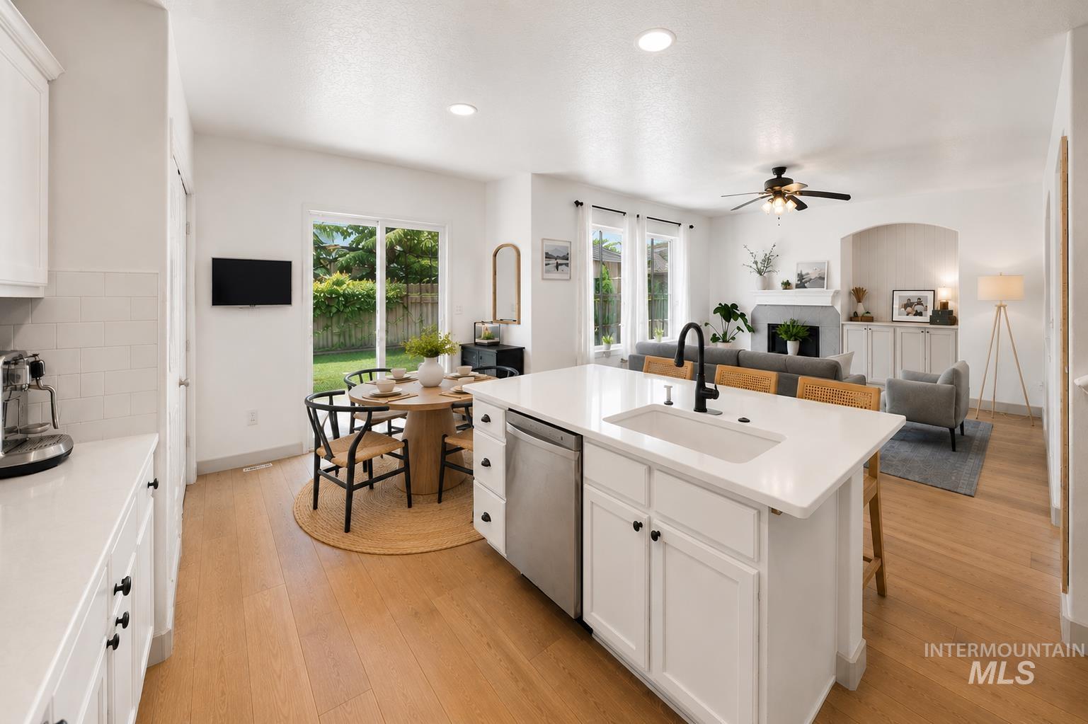 4687 W Blue Creek Ct, Meridian, Idaho 83642, 4 Bedrooms, 2.5 Bathrooms, Residential For Sale, Price $569,900,MLS 98986483
