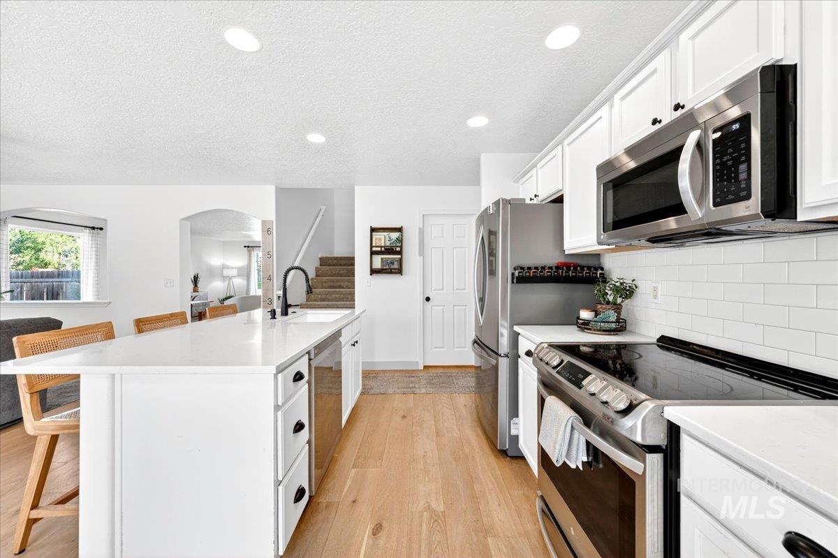4687 W Blue Creek Ct, Meridian, Idaho 83642, 4 Bedrooms, 2.5 Bathrooms, Residential For Sale, Price $569,900,MLS 98986483
