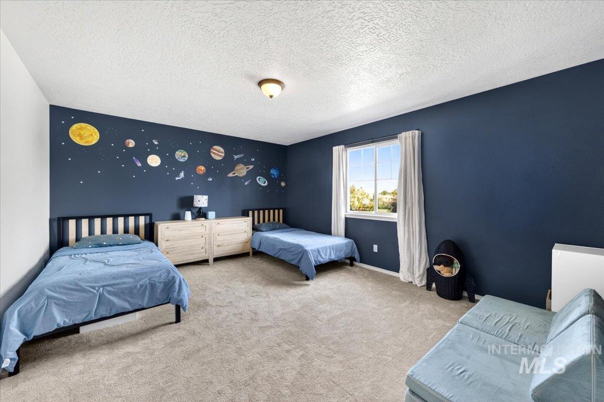 4687 W Blue Creek Ct, Meridian, Idaho 83642, 4 Bedrooms, 2.5 Bathrooms, Residential For Sale, Price $569,900,MLS 98986483