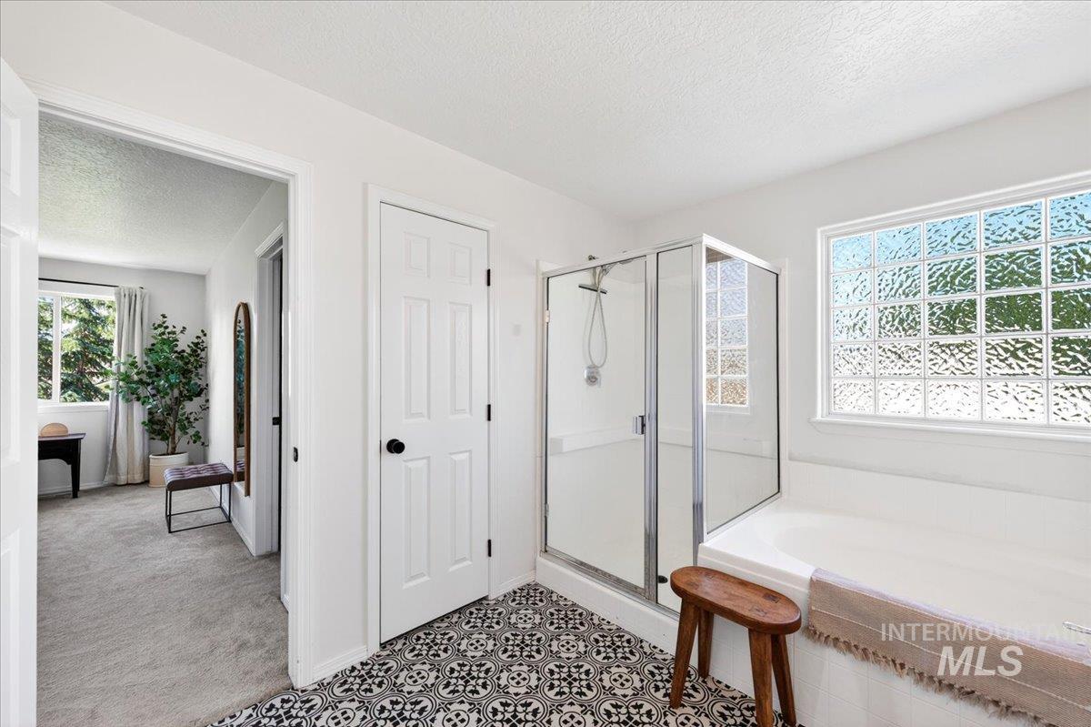 4687 W Blue Creek Ct, Meridian, Idaho 83642, 4 Bedrooms, 2.5 Bathrooms, Residential For Sale, Price $569,900,MLS 98986483