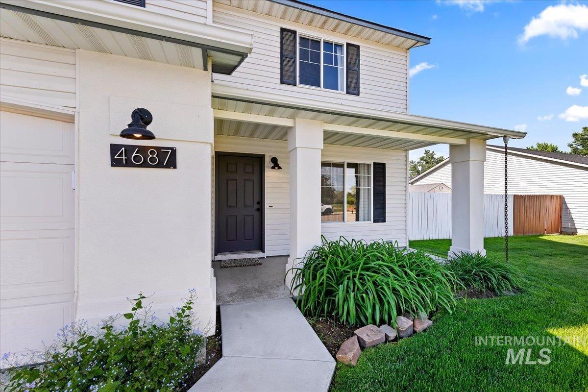 4687 W Blue Creek Ct, Meridian, Idaho 83642, 4 Bedrooms, 2.5 Bathrooms, Residential For Sale, Price $569,900,MLS 98986483