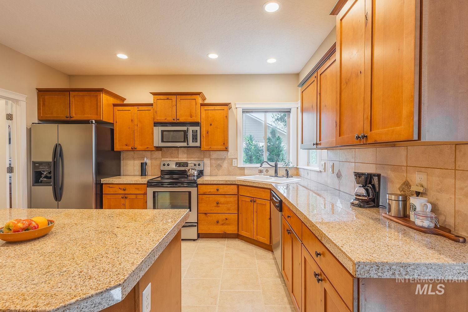 345 N Magnolia Pl., Middleton, Idaho 83644, 3 Bedrooms, 2.5 Bathrooms, Residential For Sale, Price $439,900,MLS 98986486