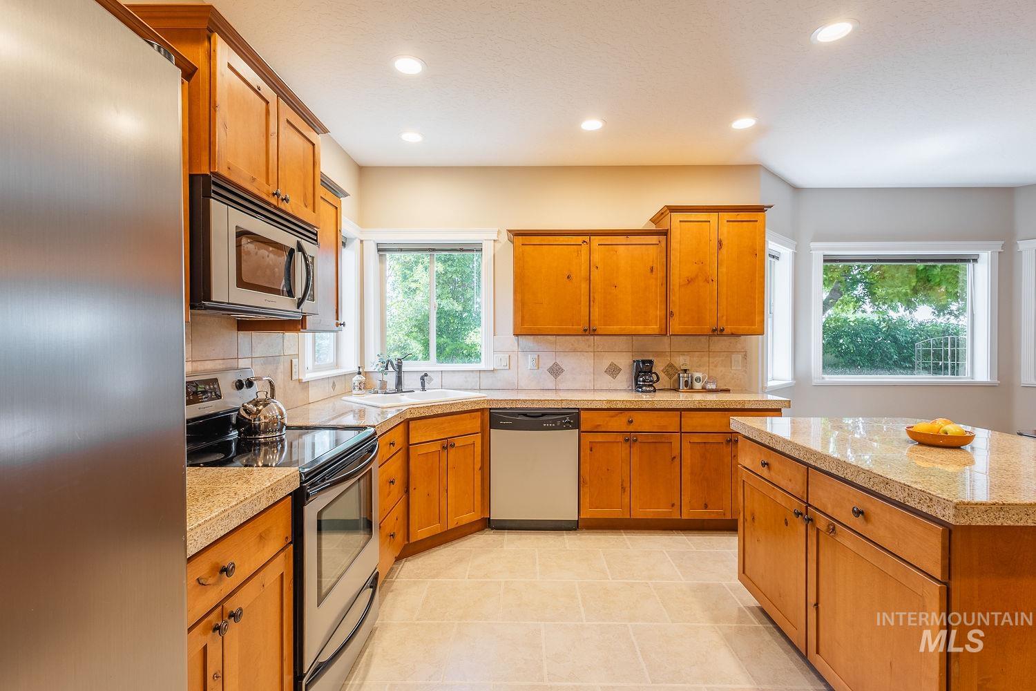 345 N Magnolia Pl., Middleton, Idaho 83644, 3 Bedrooms, 2.5 Bathrooms, Residential For Sale, Price $439,900,MLS 98986486
