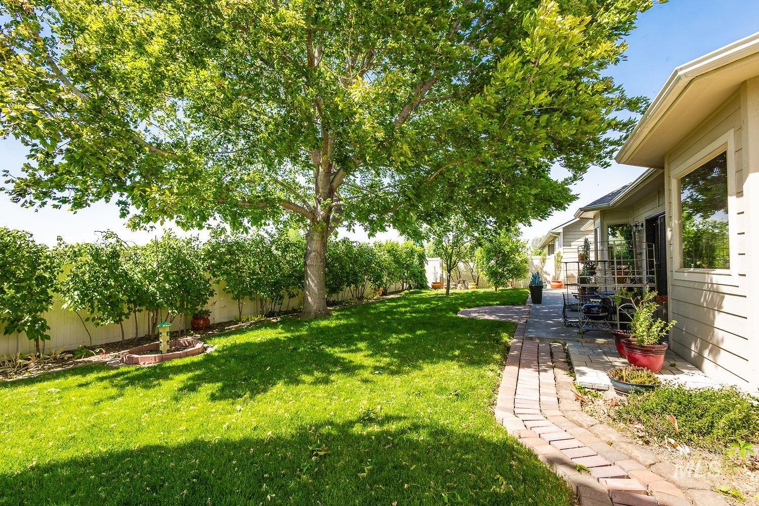 345 N Magnolia Pl., Middleton, Idaho 83644, 3 Bedrooms, 2.5 Bathrooms, Residential For Sale, Price $439,900,MLS 98986486
