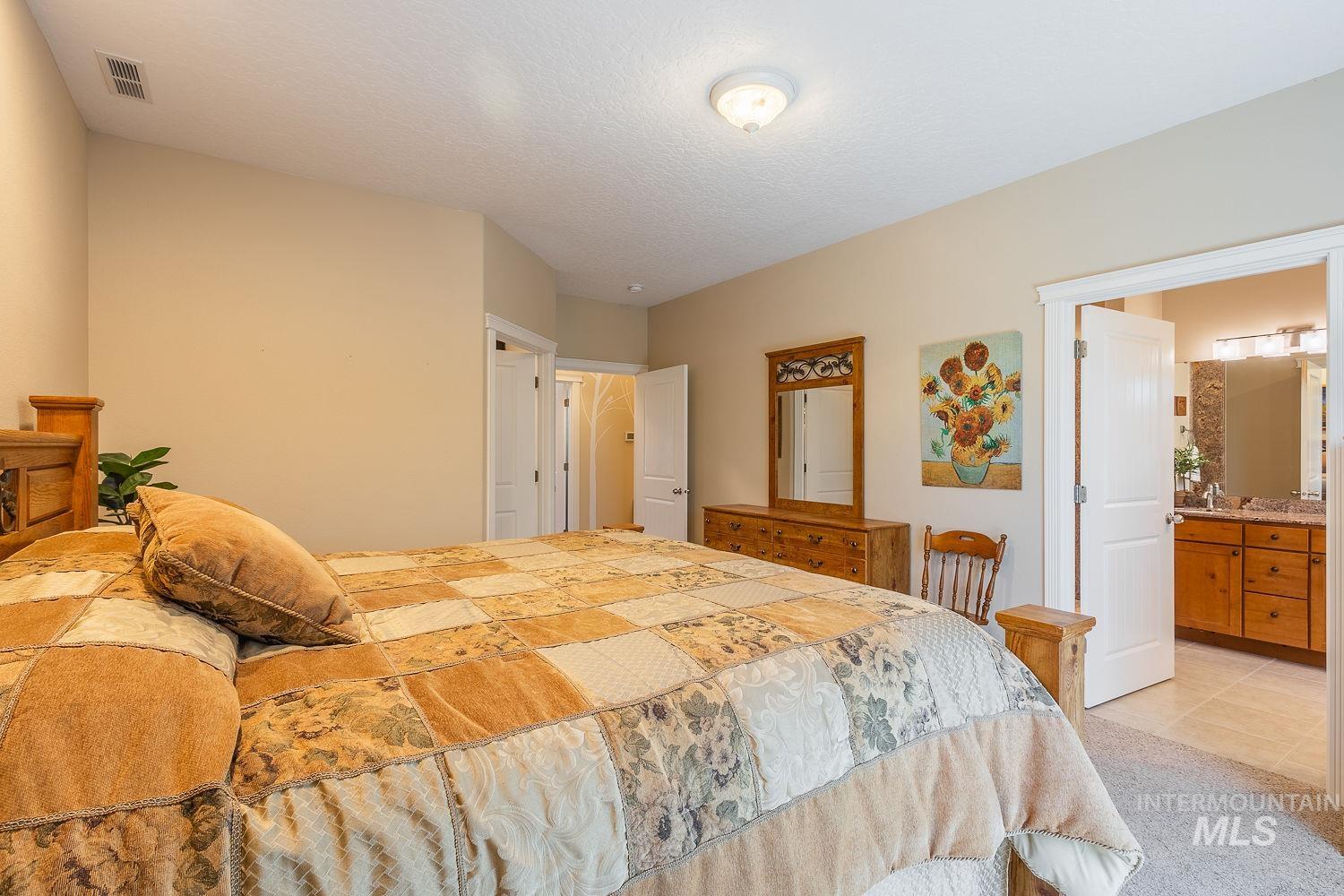345 N Magnolia Pl., Middleton, Idaho 83644, 3 Bedrooms, 2.5 Bathrooms, Residential For Sale, Price $439,900,MLS 98986486