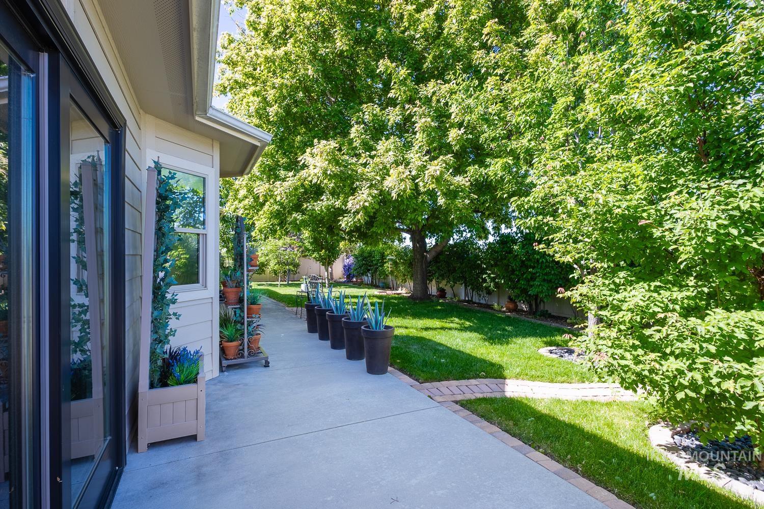 345 N Magnolia Pl., Middleton, Idaho 83644, 3 Bedrooms, 2.5 Bathrooms, Residential For Sale, Price $439,900,MLS 98986486