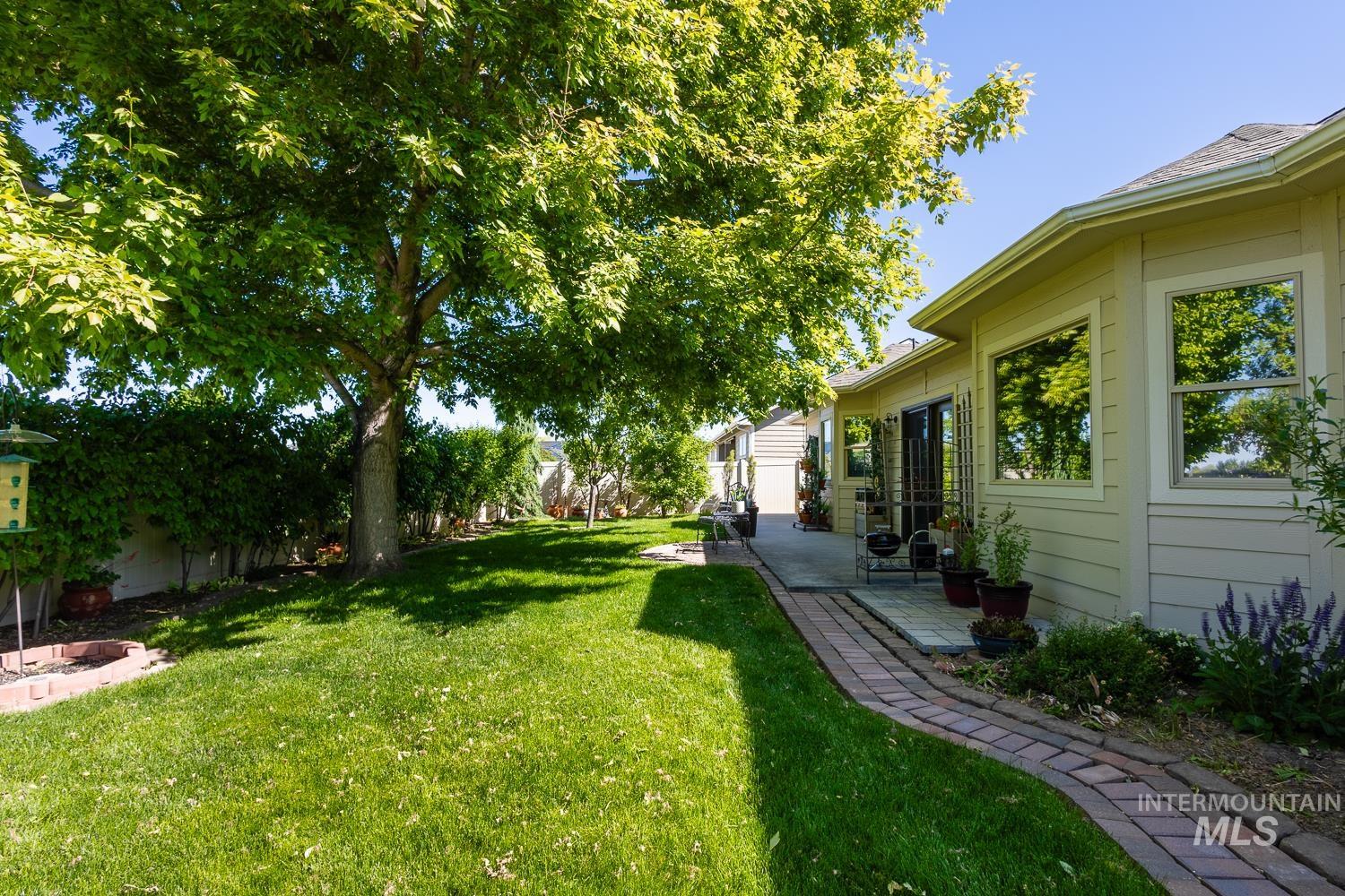 345 N Magnolia Pl., Middleton, Idaho 83644, 3 Bedrooms, 2.5 Bathrooms, Residential For Sale, Price $439,900,MLS 98986486