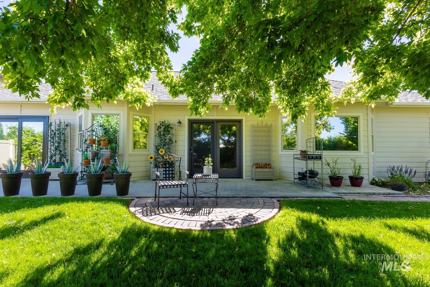 345 N Magnolia Pl., Middleton, Idaho 83644, 3 Bedrooms, 2.5 Bathrooms, Residential For Sale, Price $439,900,MLS 98986486