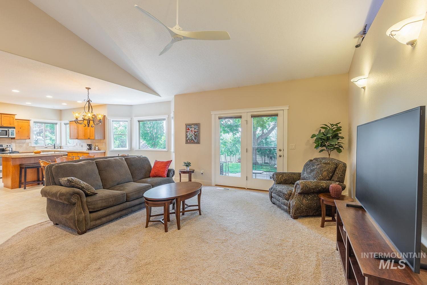 345 N Magnolia Pl., Middleton, Idaho 83644, 3 Bedrooms, 2.5 Bathrooms, Residential For Sale, Price $439,900,MLS 98986486