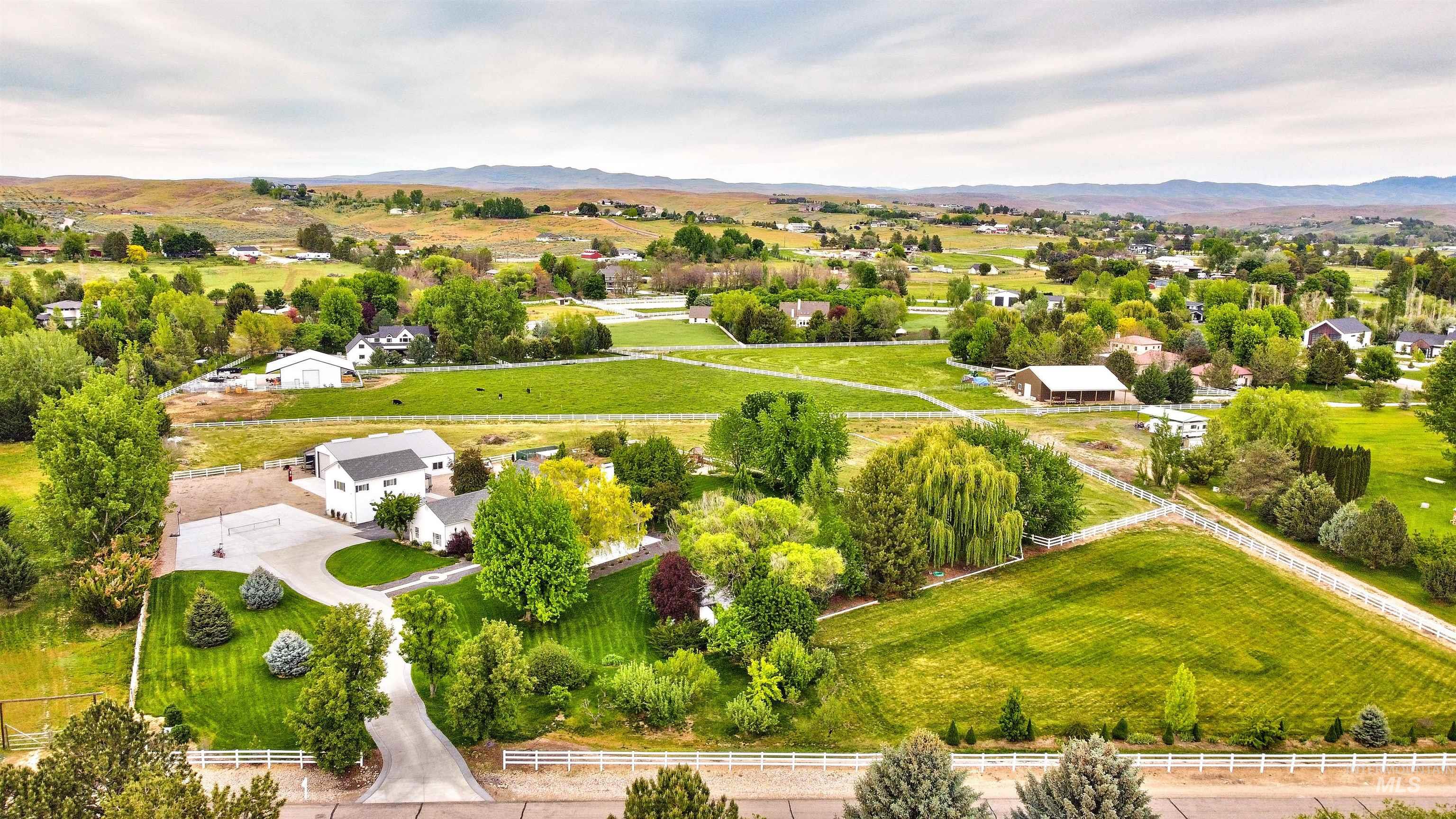 3552 W Deerfield Drive, Eagle, Idaho 83616, 4 Bedrooms, 3.5 Bathrooms, Residential For Sale, Price $2,350,000, 98986489