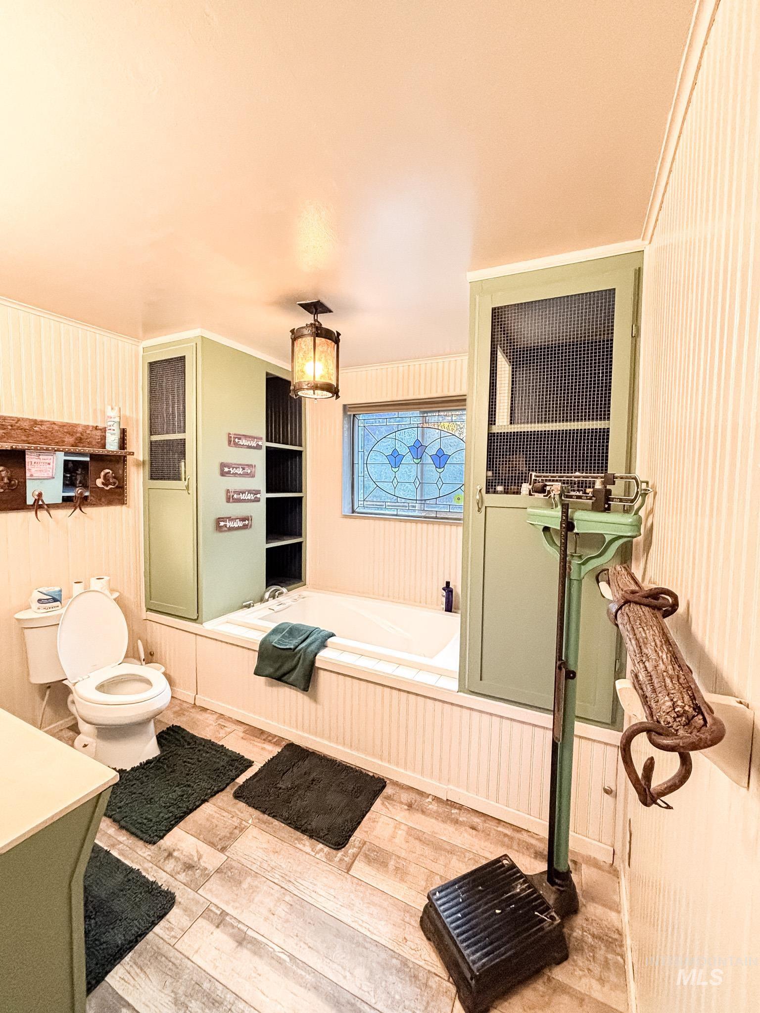 1995 Glenwood Road, Kamiah, Idaho 83536, 3 Bedrooms, 3 Bathrooms, Residential For Sale, Price $515,000, 98986493