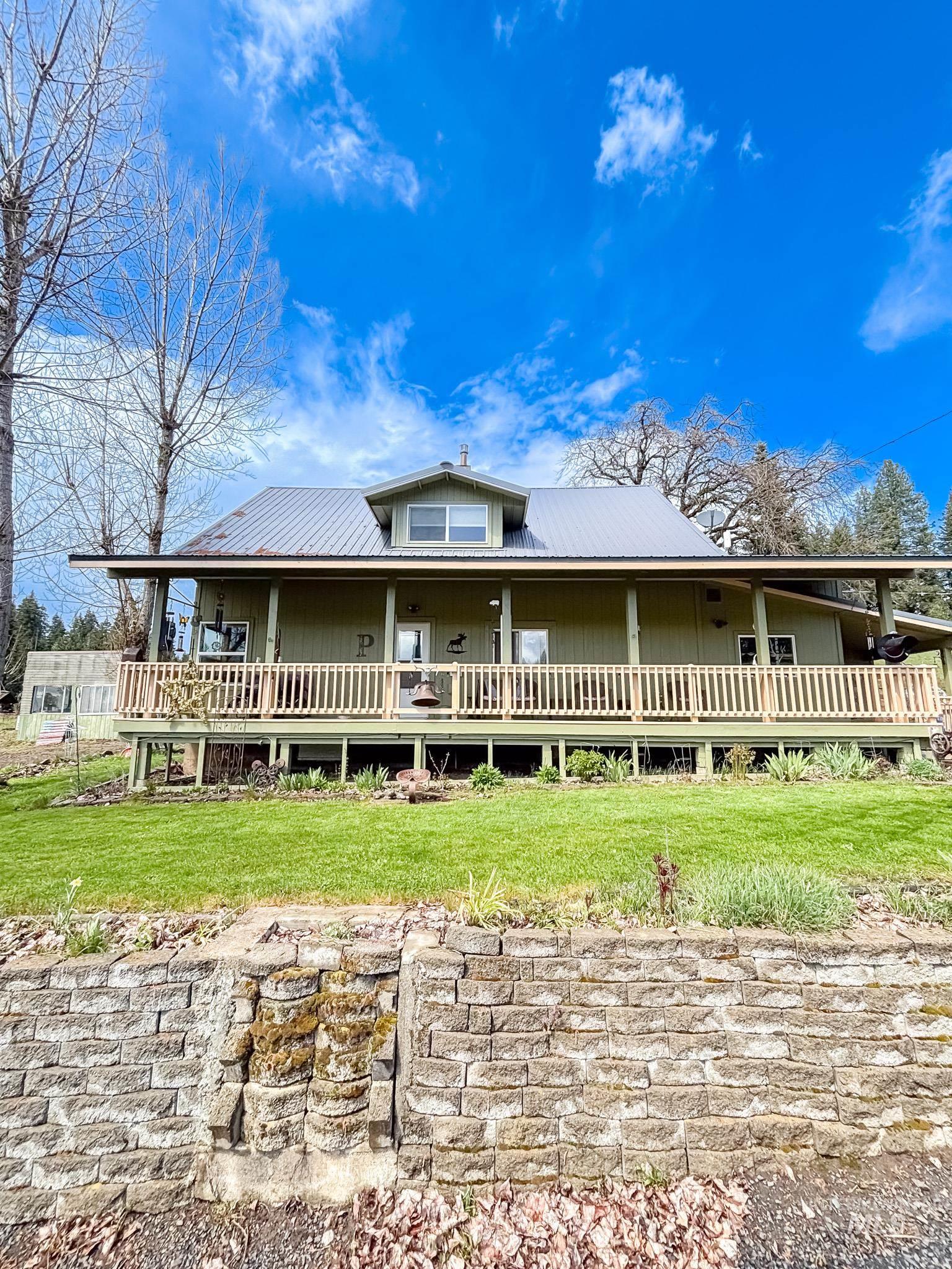 1995 Glenwood Road, Kamiah, Idaho 83536, 3 Bedrooms, 3 Bathrooms, Residential For Sale, Price $515,000, 98986493