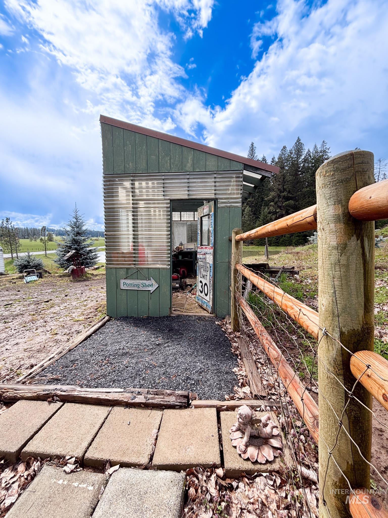 1995 Glenwood Road, Kamiah, Idaho 83536, 3 Bedrooms, 3 Bathrooms, Residential For Sale, Price $515,000, 98986493