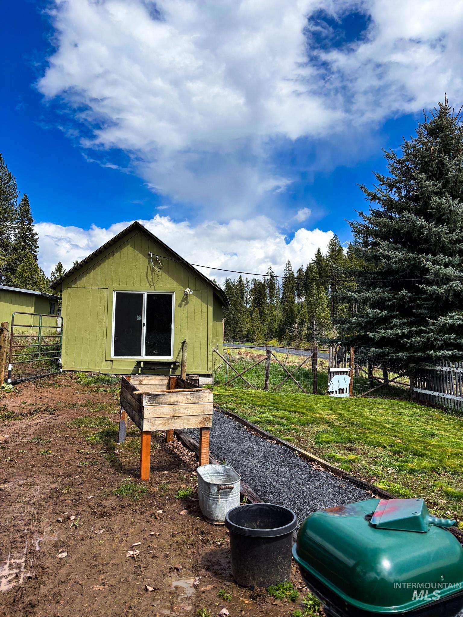 1995 Glenwood Road, Kamiah, Idaho 83536, 3 Bedrooms, 3 Bathrooms, Residential For Sale, Price $515,000, 98986493