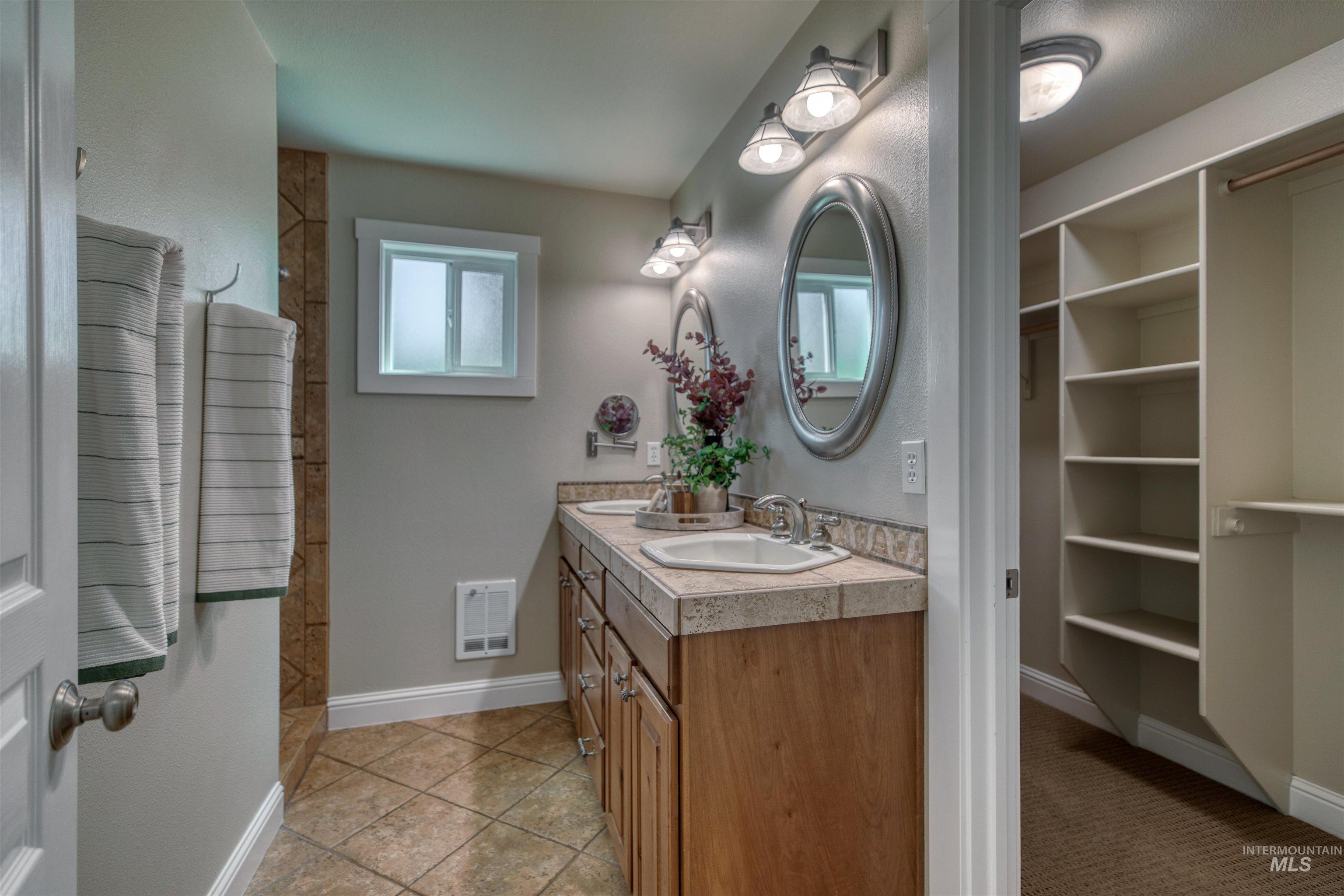 1608 N 26th St, Boise, Idaho 83702, 4 Bedrooms, 3 Bathrooms, Residential For Sale, Price $875,000, 98986496