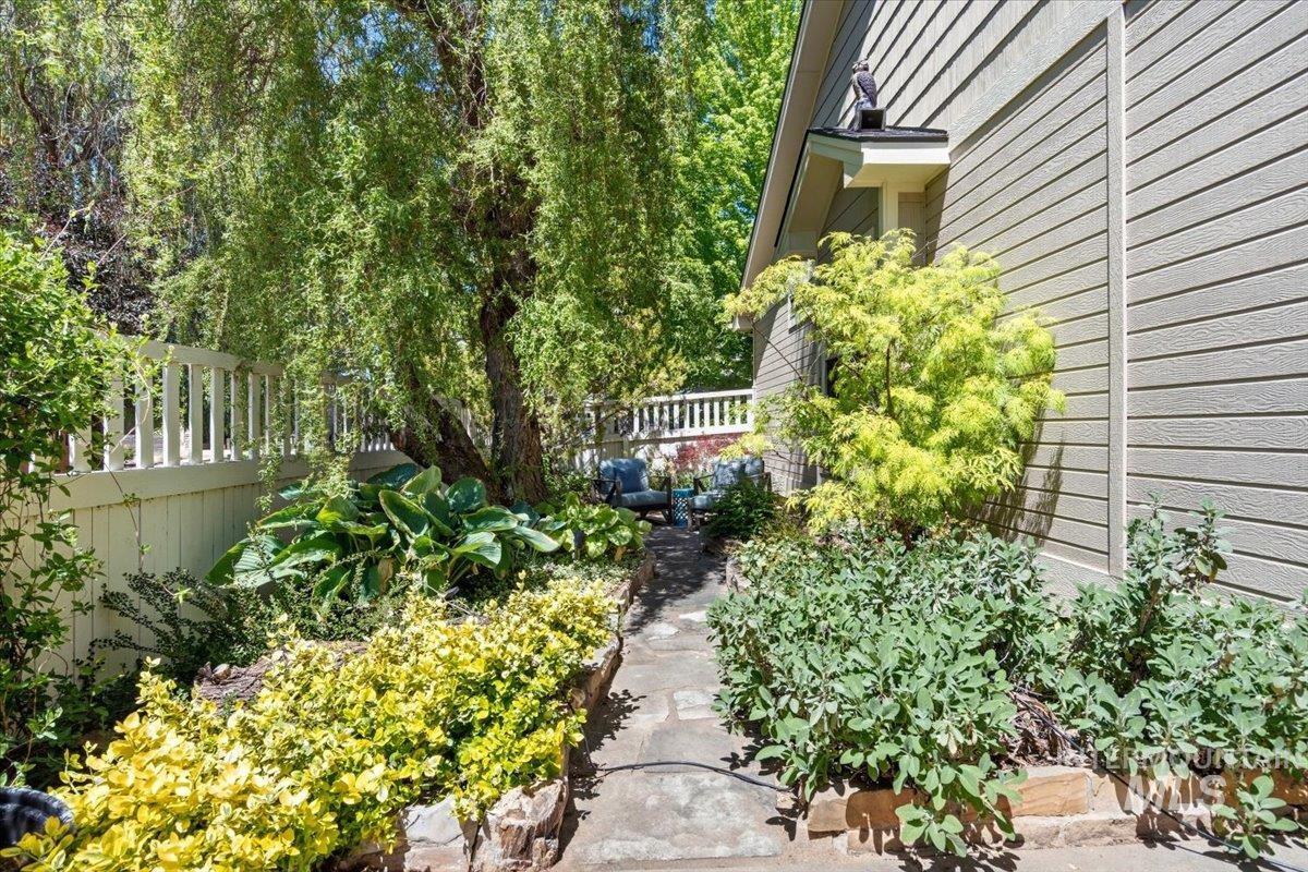 13410 N 5th Ave, Boise, Idaho 83714, 3 Bedrooms, 2.5 Bathrooms, Residential For Sale, Price $719,900, 98986497