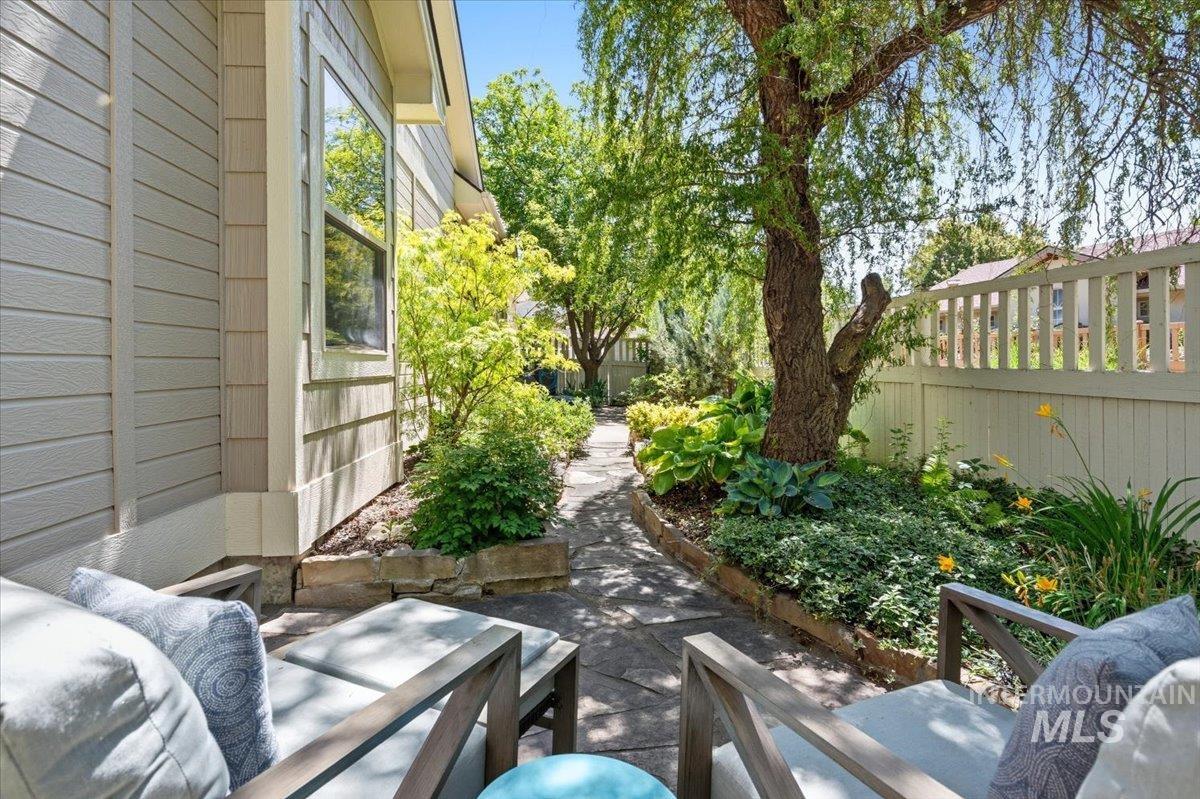 13410 N 5th Ave, Boise, Idaho 83714, 3 Bedrooms, 2.5 Bathrooms, Residential For Sale, Price $719,900, 98986497