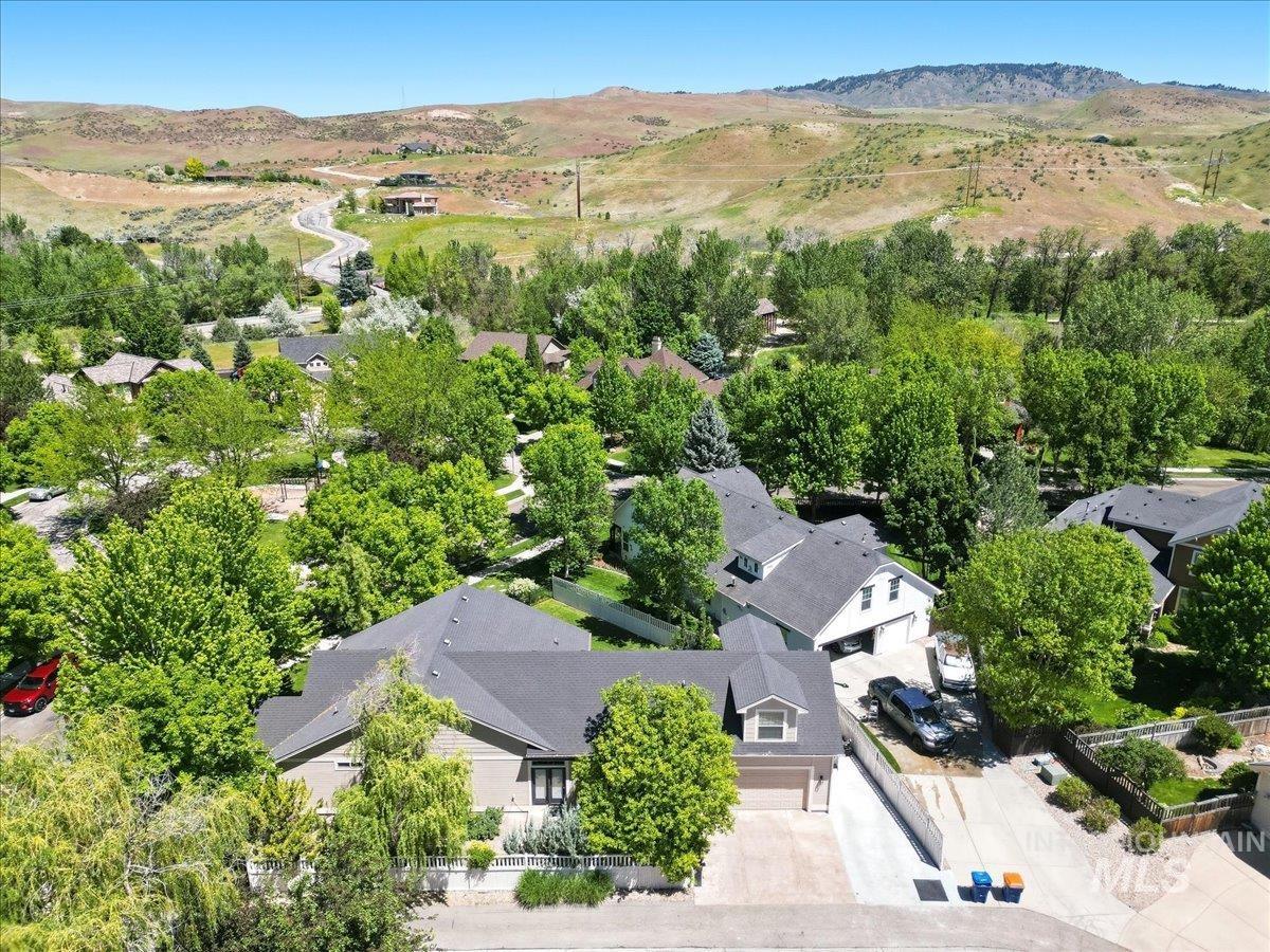 13410 N 5th Ave, Boise, Idaho 83714, 3 Bedrooms, 2.5 Bathrooms, Residential For Sale, Price $719,900, 98986497