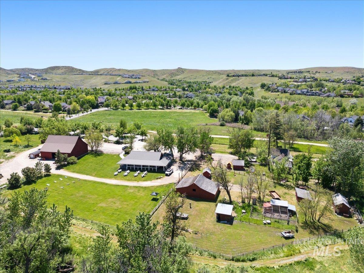 13410 N 5th Ave, Boise, Idaho 83714, 3 Bedrooms, 2.5 Bathrooms, Residential For Sale, Price $719,900, 98986497