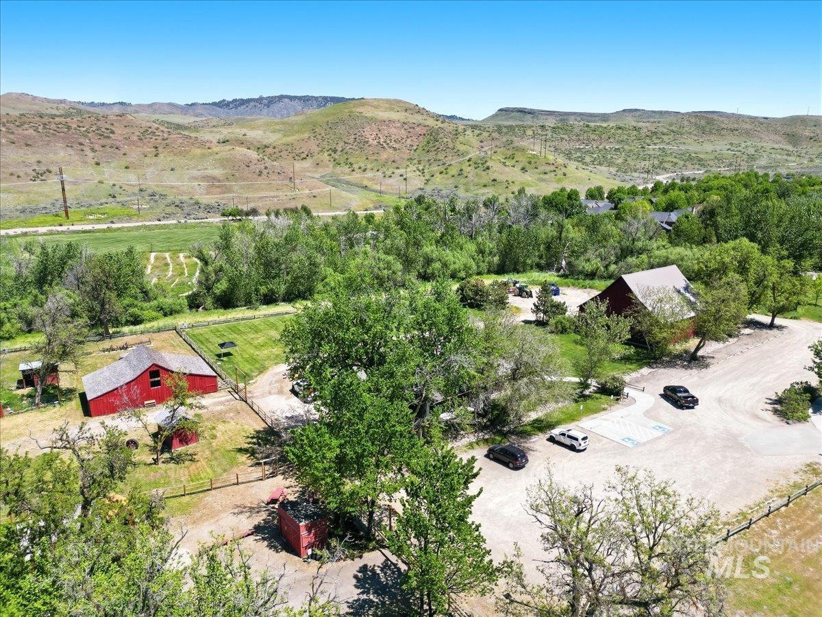 13410 N 5th Ave, Boise, Idaho 83714, 3 Bedrooms, 2.5 Bathrooms, Residential For Sale, Price $719,900, 98986497