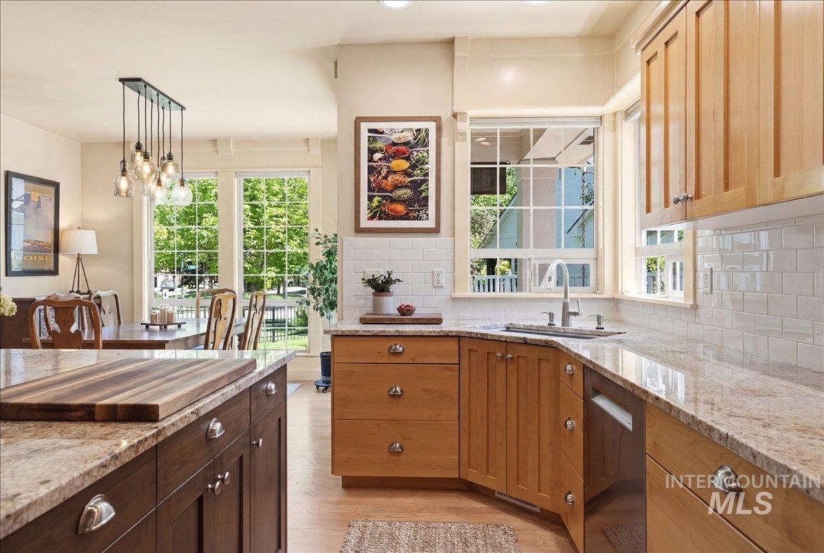 13410 N 5th Ave, Boise, Idaho 83714, 3 Bedrooms, 2.5 Bathrooms, Residential For Sale, Price $719,900, 98986497
