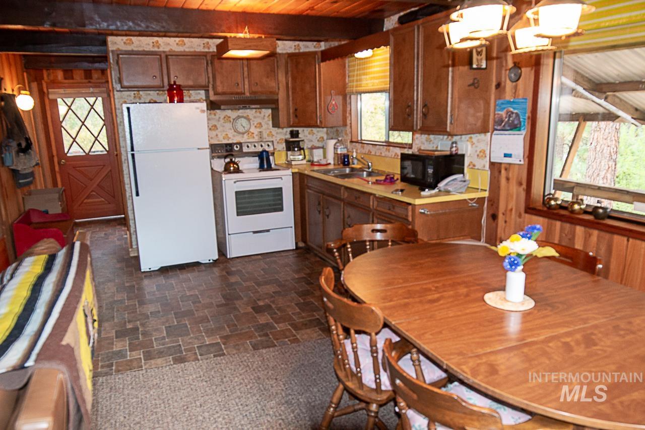 225 Mesplie Rd., Placerville, Idaho 83666, 1 Bedroom, 1 Bathroom, Residential For Sale, Price $250,000,MLS 98986498