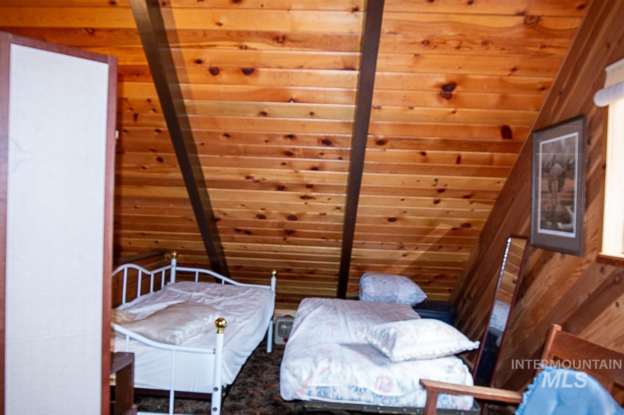 225 Mesplie Rd., Placerville, Idaho 83666, 1 Bedroom, 1 Bathroom, Residential For Sale, Price $250,000,MLS 98986498