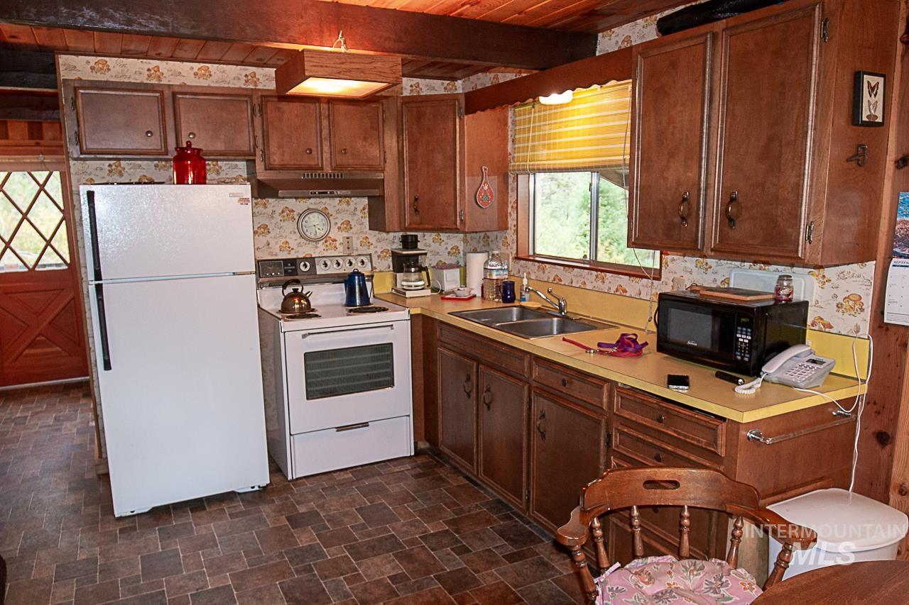 225 Mesplie Rd., Placerville, Idaho 83666, 1 Bedroom, 1 Bathroom, Residential For Sale, Price $250,000,MLS 98986498