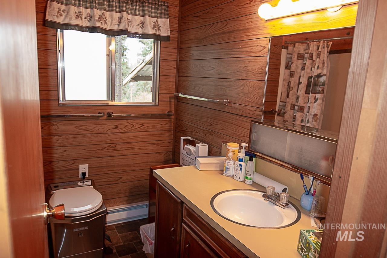 225 Mesplie Rd., Placerville, Idaho 83666, 1 Bedroom, 1 Bathroom, Residential For Sale, Price $250,000,MLS 98986498