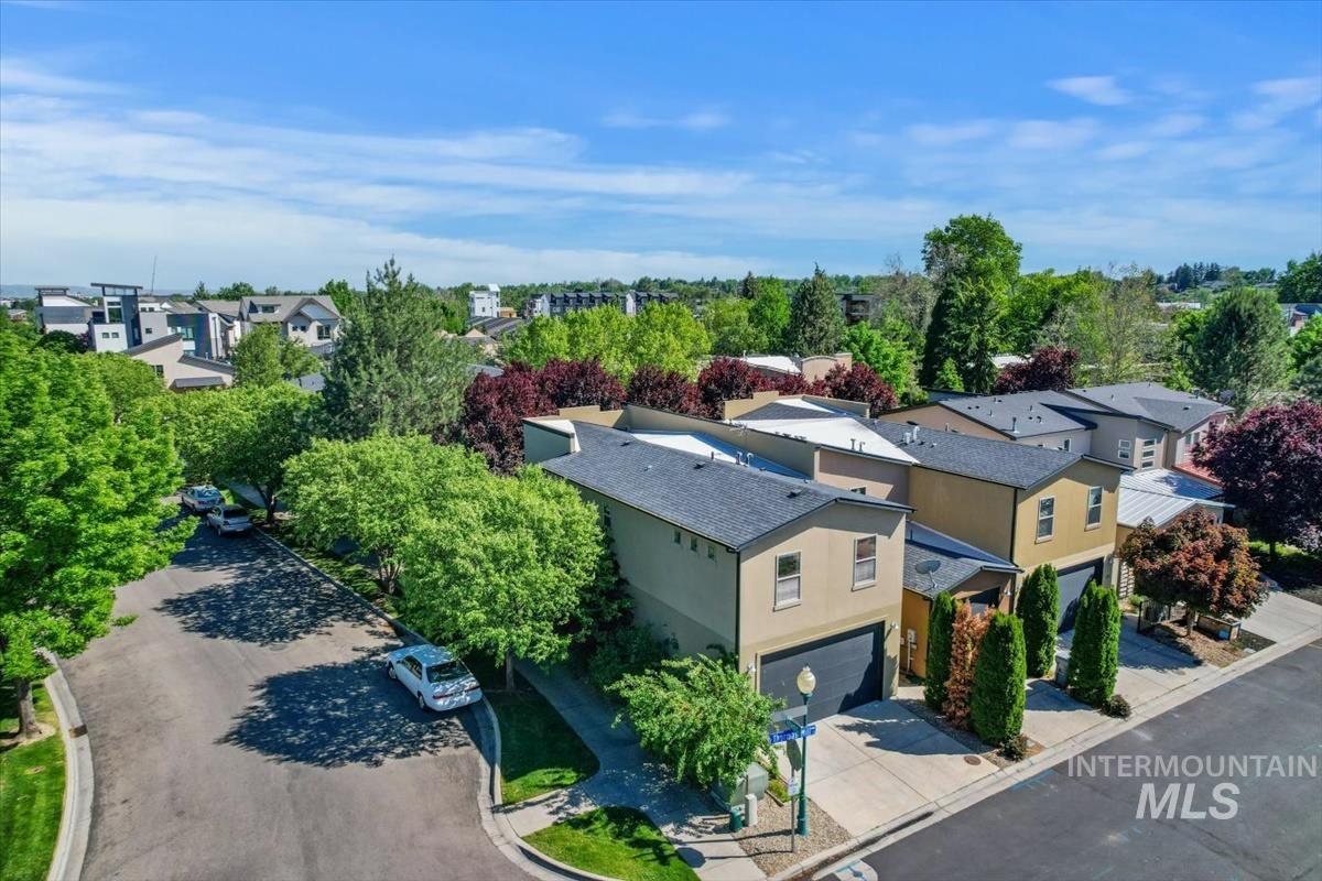 395 E Thurman Mill Lane, Garden City, Idaho 83714, 3 Bedrooms, 2.5 Bathrooms, Residential For Sale, Price $650,000, 98986499