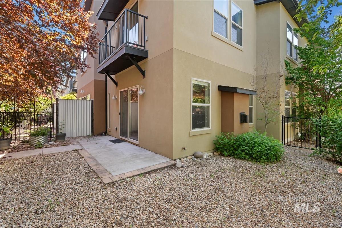 395 E Thurman Mill Lane, Garden City, Idaho 83714, 3 Bedrooms, 2.5 Bathrooms, Residential For Sale, Price $650,000, 98986499
