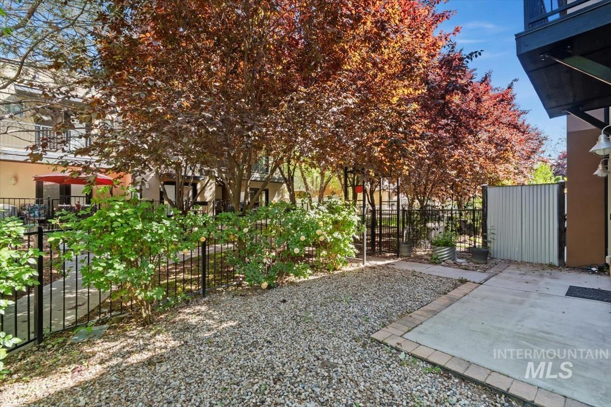395 E Thurman Mill Lane, Garden City, Idaho 83714, 3 Bedrooms, 2.5 Bathrooms, Residential For Sale, Price $650,000, 98986499