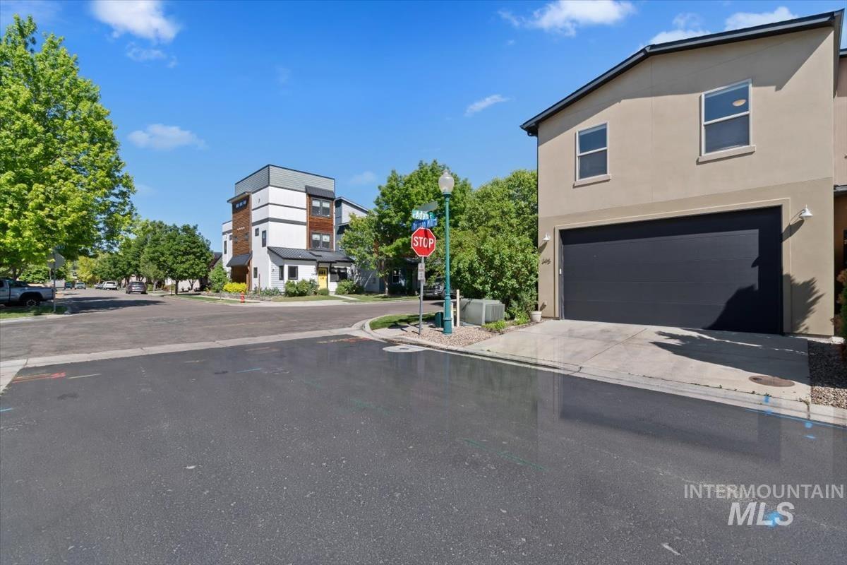 395 E Thurman Mill Lane, Garden City, Idaho 83714, 3 Bedrooms, 2.5 Bathrooms, Residential For Sale, Price $650,000, 98986499
