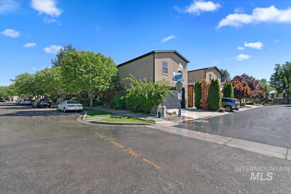 395 E Thurman Mill Lane, Garden City, Idaho 83714, 3 Bedrooms, 2.5 Bathrooms, Residential For Sale, Price $650,000, 98986499