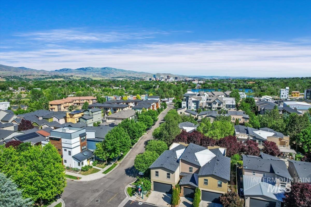 395 E Thurman Mill Lane, Garden City, Idaho 83714, 3 Bedrooms, 2.5 Bathrooms, Residential For Sale, Price $650,000, 98986499