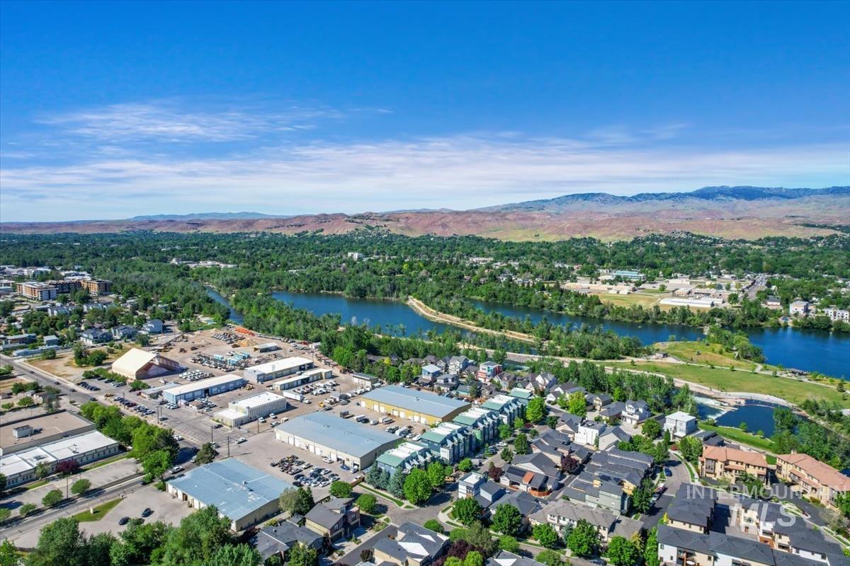 395 E Thurman Mill Lane, Garden City, Idaho 83714, 3 Bedrooms, 2.5 Bathrooms, Residential For Sale, Price $650,000, 98986499