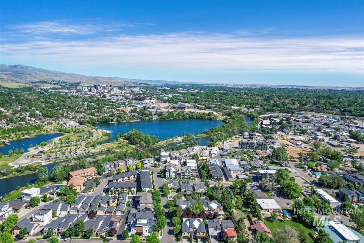 395 E Thurman Mill Lane, Garden City, Idaho 83714, 3 Bedrooms, 2.5 Bathrooms, Residential For Sale, Price $650,000, 98986499