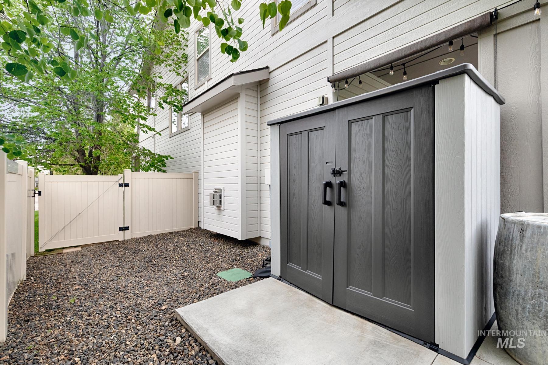 2979 E Ragusa, Meridian, Idaho 83642, 4 Bedrooms, 2.5 Bathrooms, Residential For Sale, Price $629,000,MLS 98986500