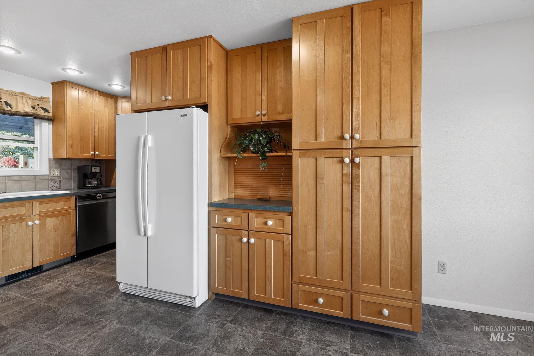 829 NW 2nd Street, Fruitland, Idaho 83619-3600, 3 Bedrooms, 2 Bathrooms, Residential For Sale, Price $469,000,MLS 98986501