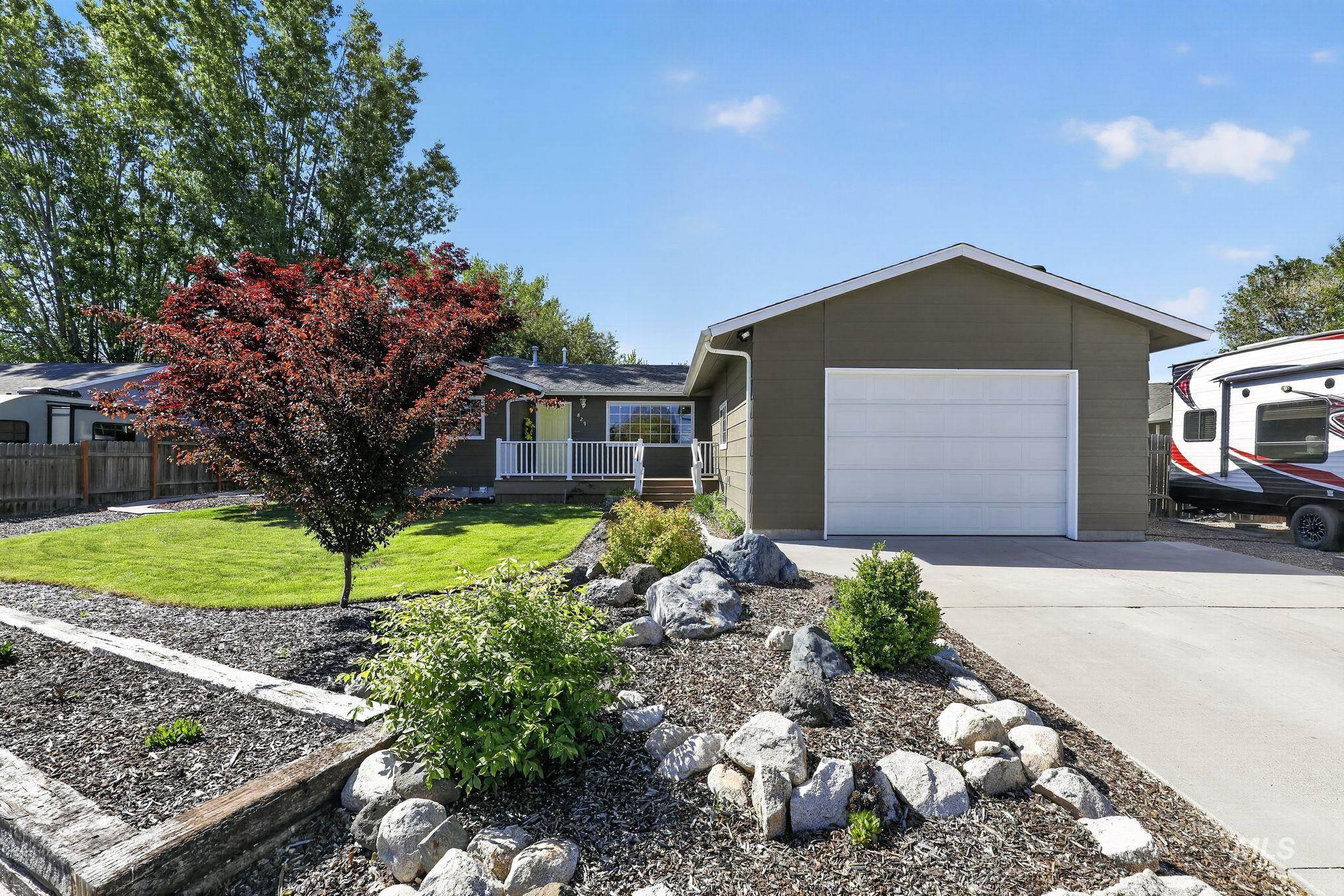 829 NW 2nd Street, Fruitland, Idaho 83619-3600, 3 Bedrooms, 2 Bathrooms, Residential For Sale, Price $469,000,MLS 98986501