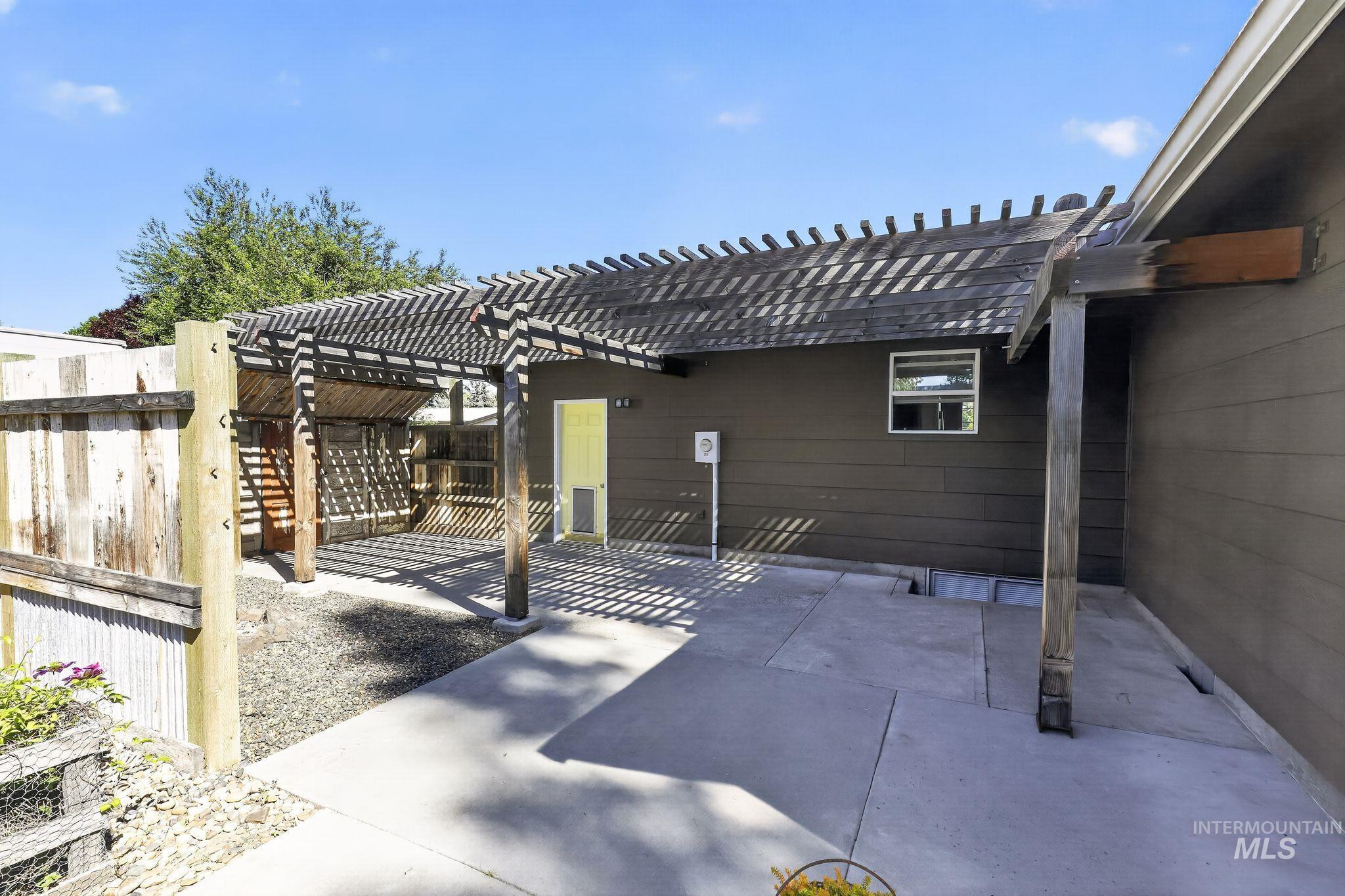 829 NW 2nd Street, Fruitland, Idaho 83619-3600, 3 Bedrooms, 2 Bathrooms, Residential For Sale, Price $469,000,MLS 98986501