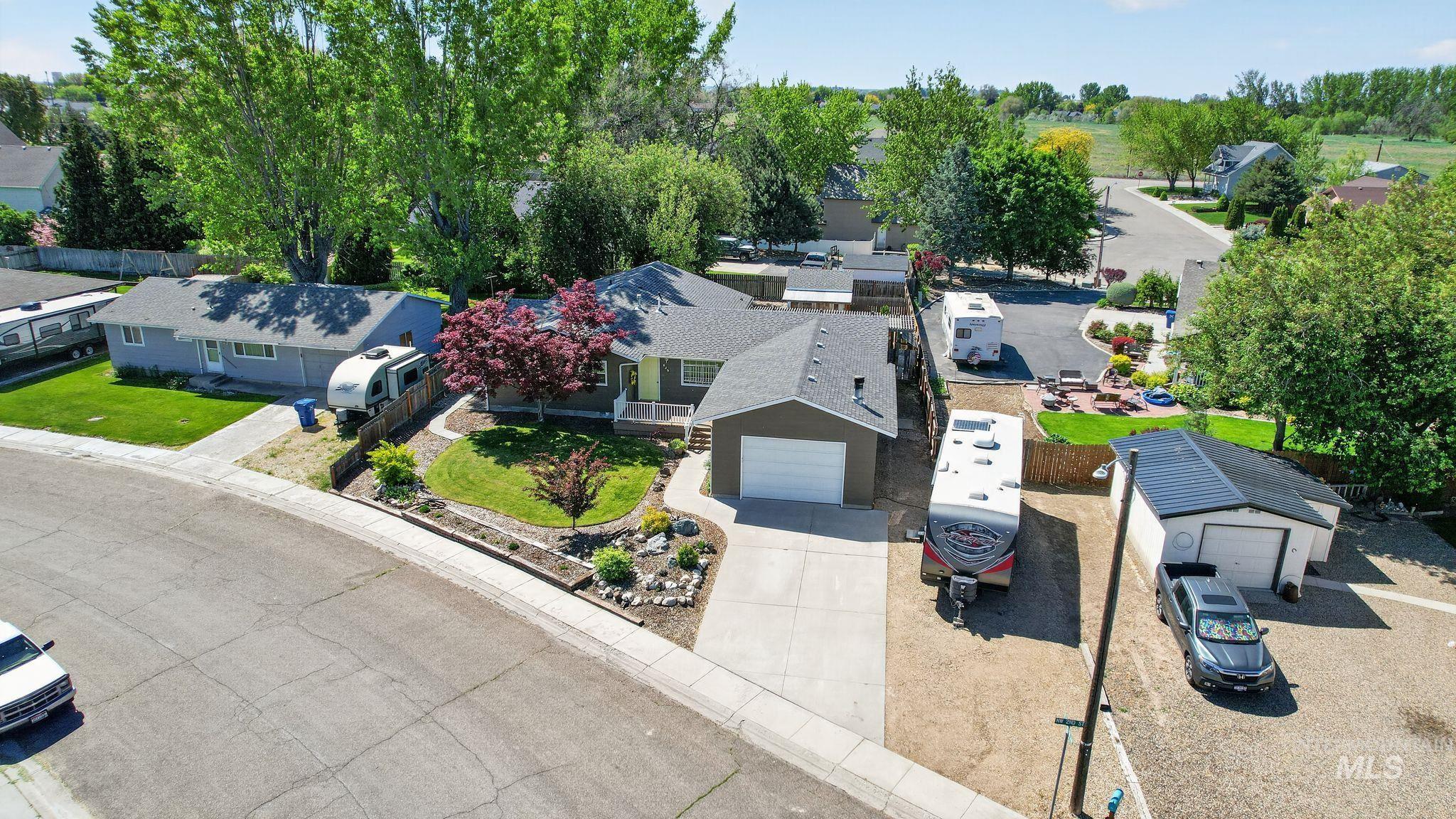 829 NW 2nd Street, Fruitland, Idaho 83619-3600, 3 Bedrooms, 2 Bathrooms, Residential For Sale, Price $469,000,MLS 98986501