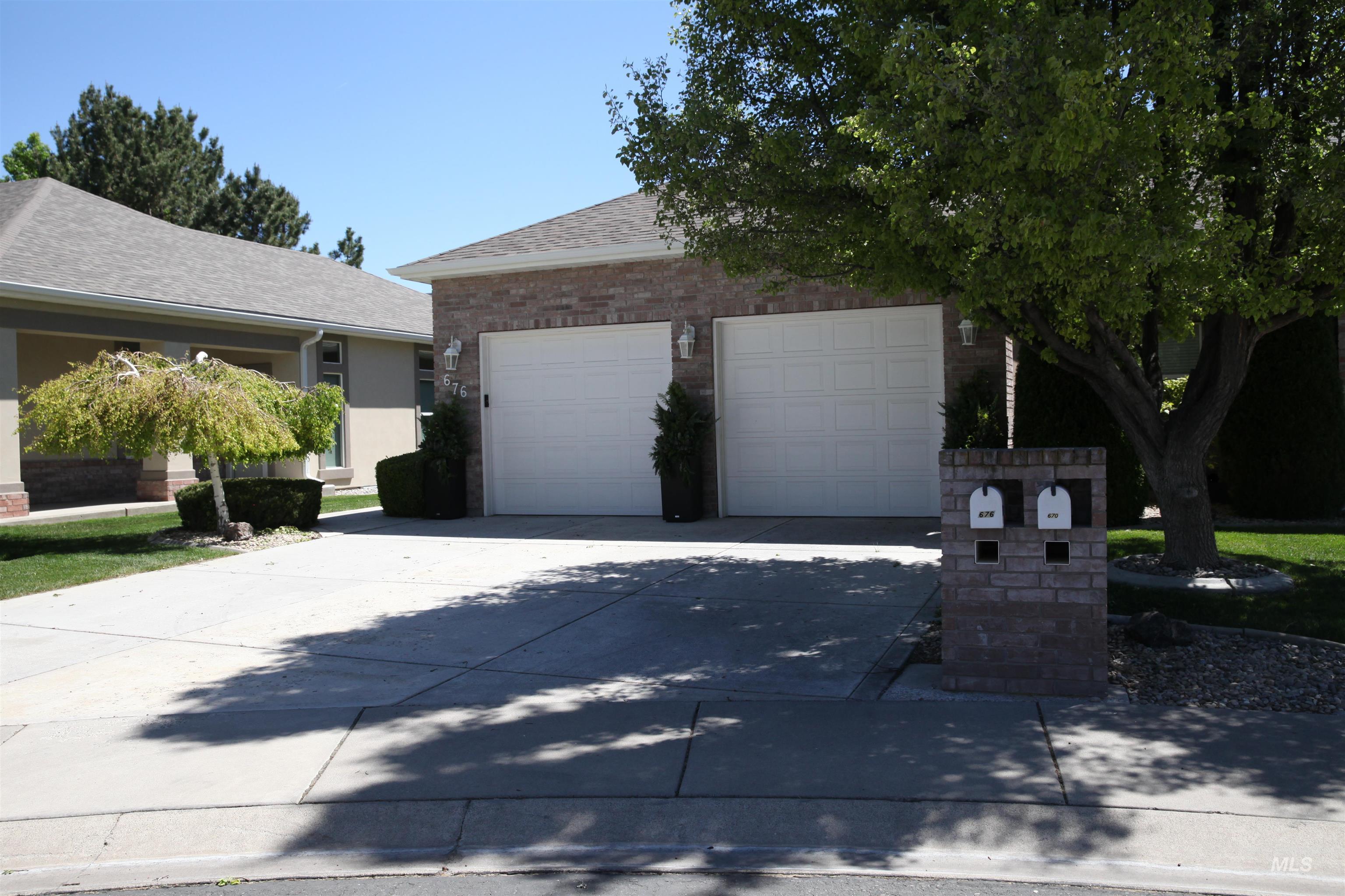676 Riverview Dr., Twin Falls, Idaho 83301, 3 Bedrooms, 2 Bathrooms, Residential For Sale, Price $519,900, 98986504