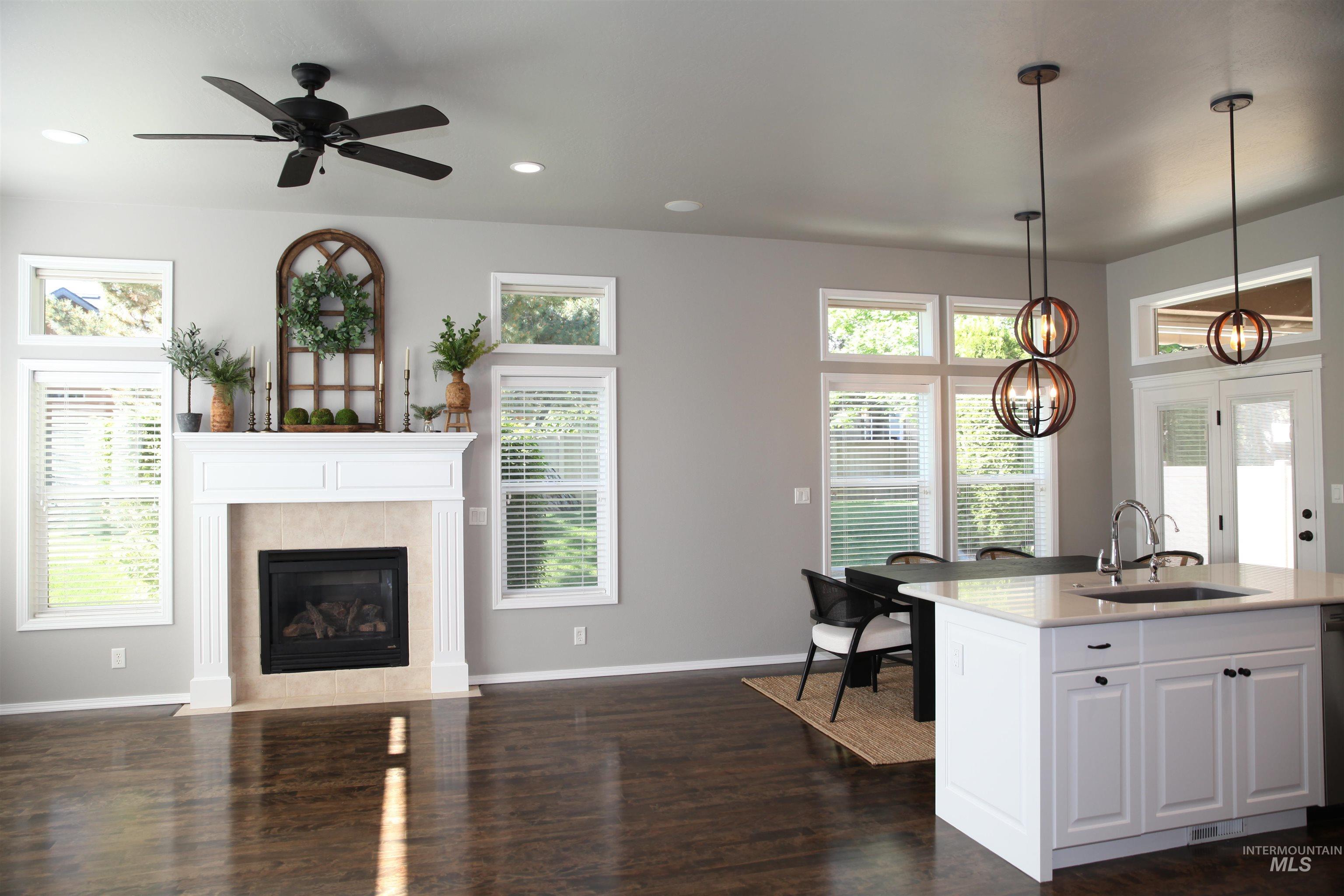 676 Riverview Dr., Twin Falls, Idaho 83301, 3 Bedrooms, 2 Bathrooms, Residential For Sale, Price $519,900, 98986504