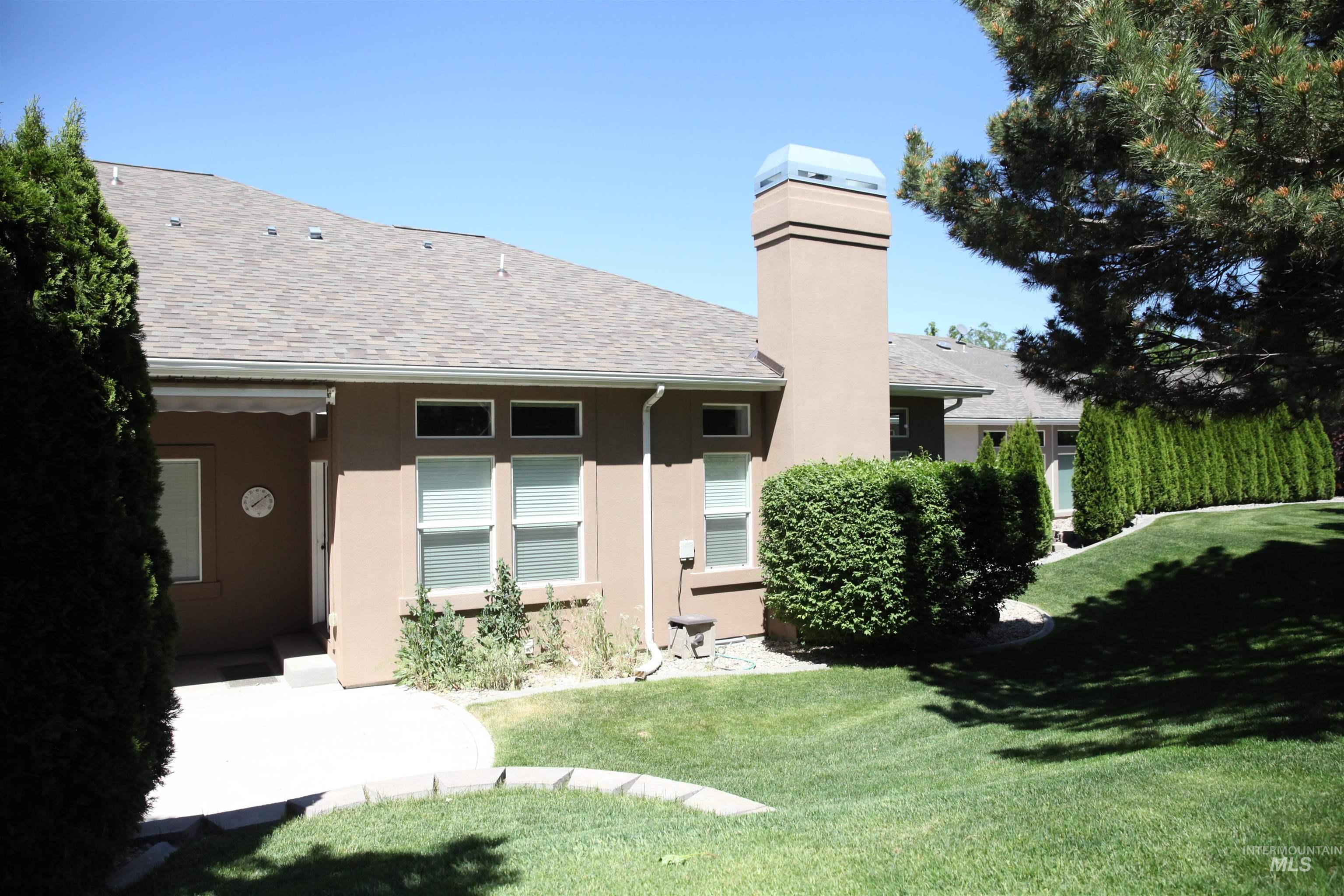 676 Riverview Dr., Twin Falls, Idaho 83301, 3 Bedrooms, 2 Bathrooms, Residential For Sale, Price $519,900, 98986504