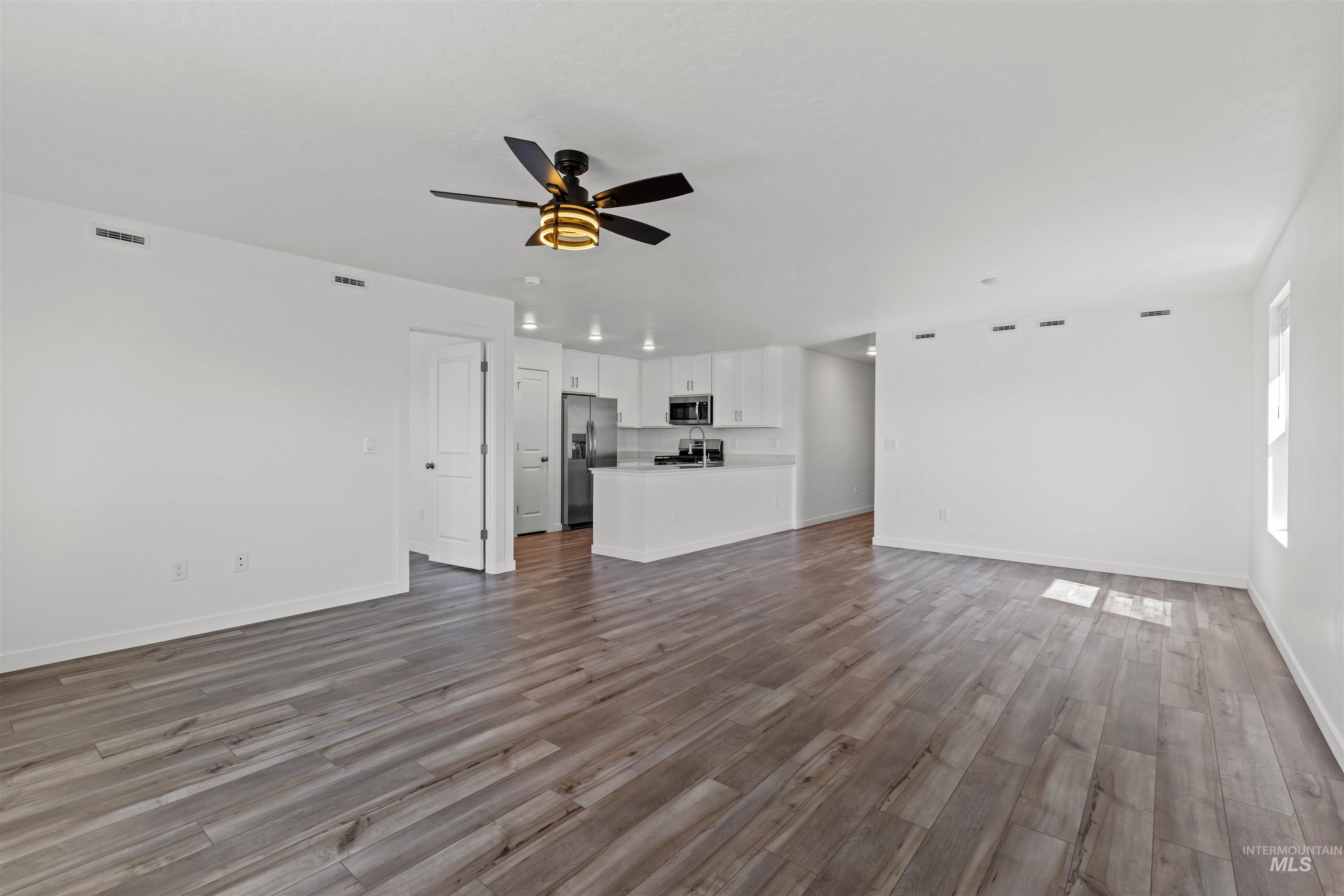 8641 E Velvet Ash St, Nampa, Idaho 83687, 4 Bedrooms, 2 Bathrooms, Residential For Sale, Price $415,000,MLS 98986508