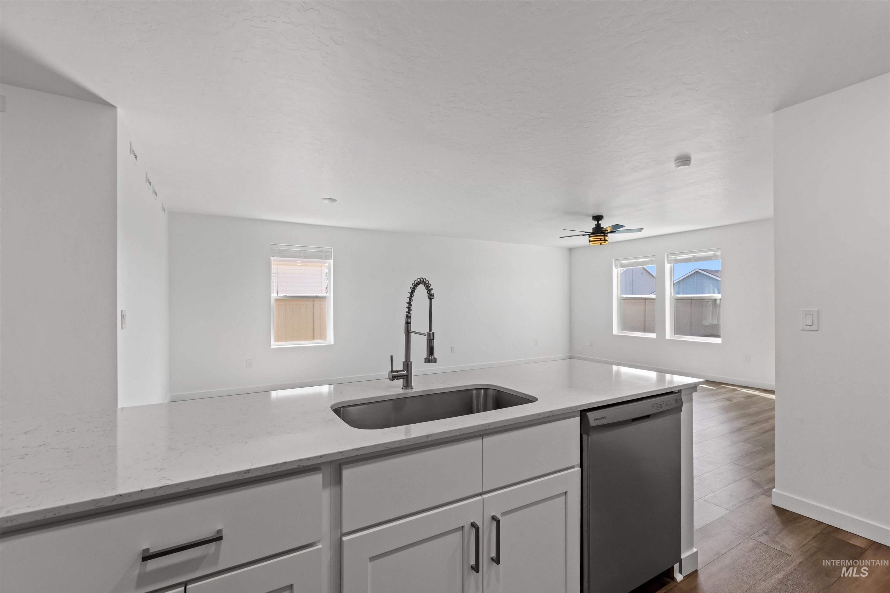 8641 E Velvet Ash St, Nampa, Idaho 83687, 4 Bedrooms, 2 Bathrooms, Residential For Sale, Price $415,000,MLS 98986508